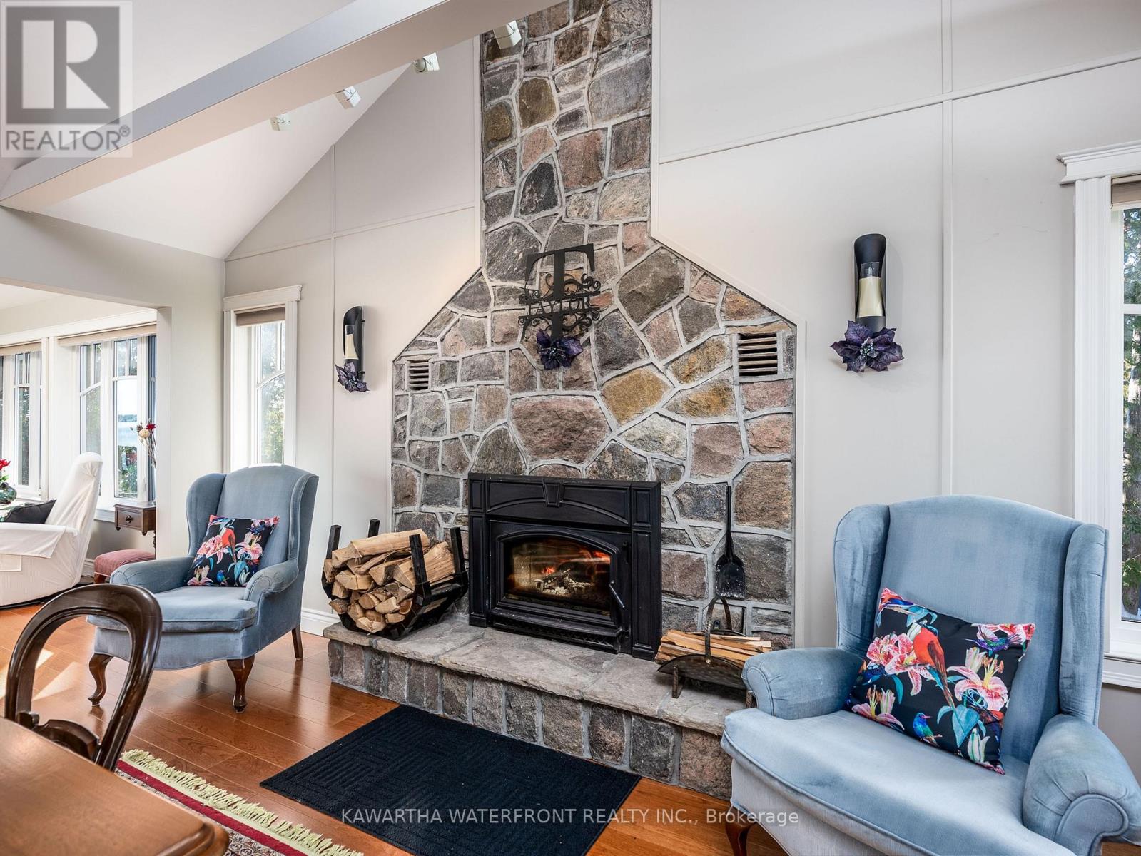 48 Maple Avenue, Kawartha Lakes, Ontario K0M 2B0 - Photo 10 - X12601214