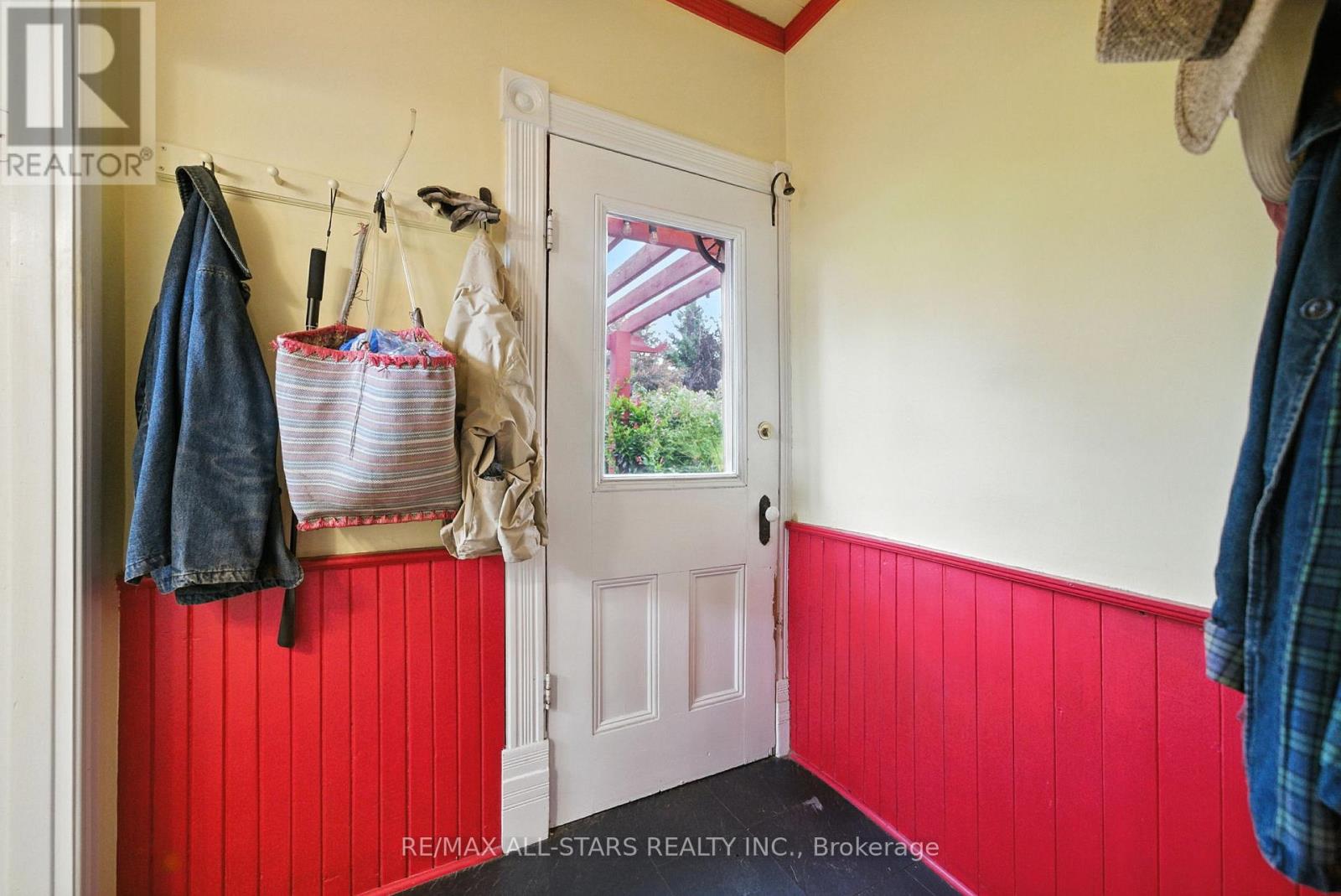 10987 Simcoe Street, Kawartha Lakes, Ontario  L0C 1H0 - Photo 9 - X12601266