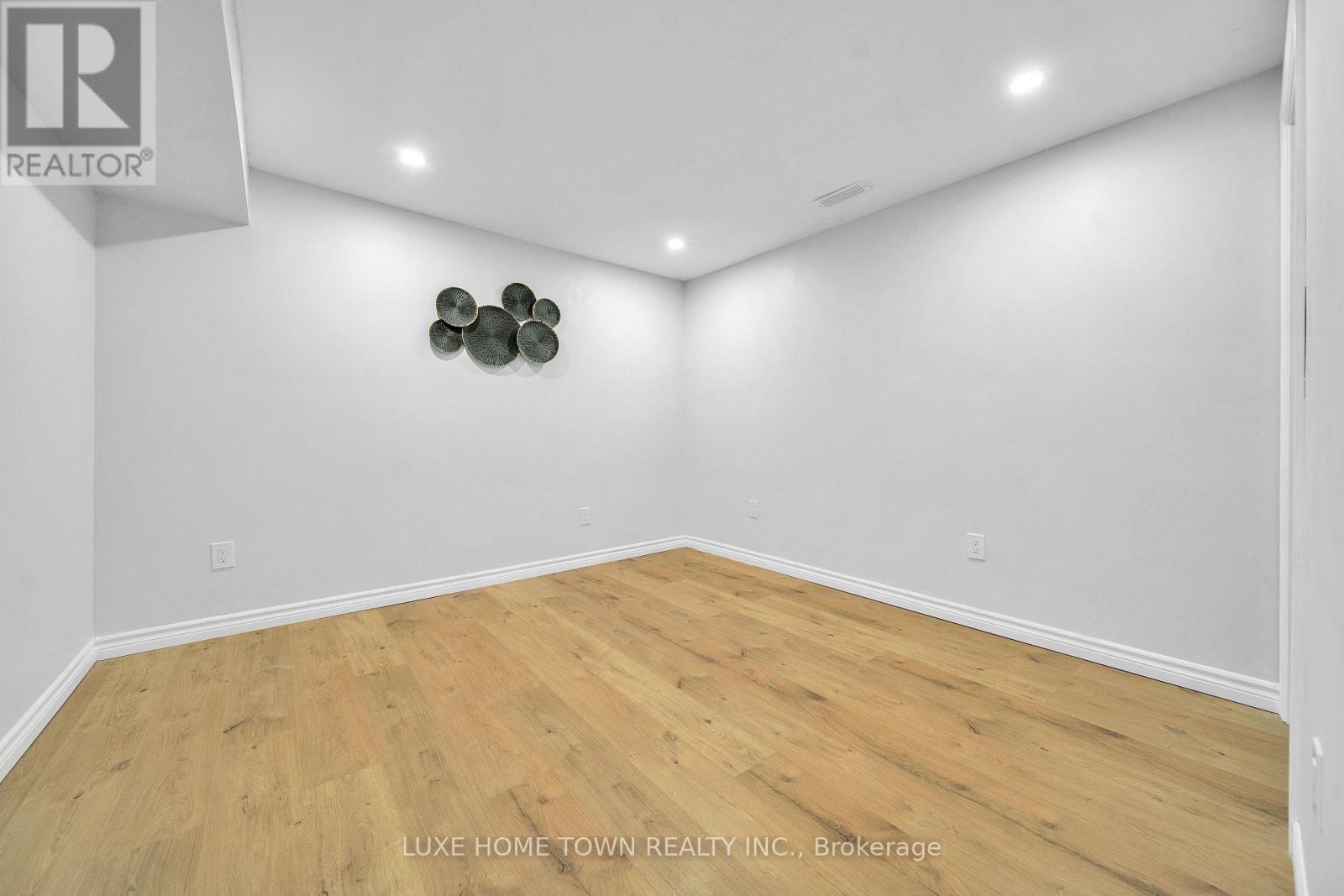 26 Gibbs Way, Centre Wellington, Ontario N1M 0G7 - Photo 33 - X12601068