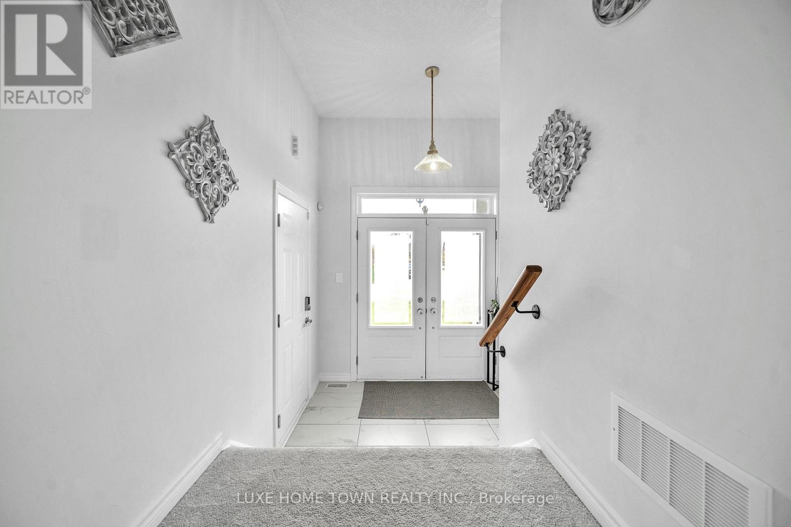 26 Gibbs Way, Centre Wellington, Ontario N1M 0G7 - Photo 5 - X12601068