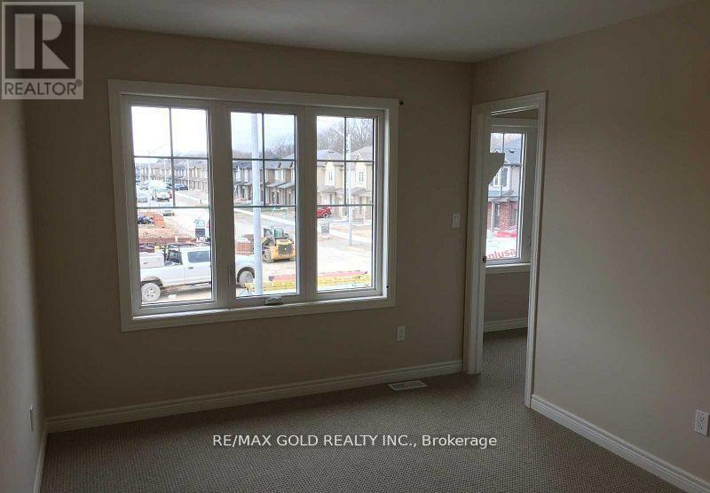 36 Damude Avenue, Thorold, Ontario  L2V 0G6 - Photo 1 - X12601120