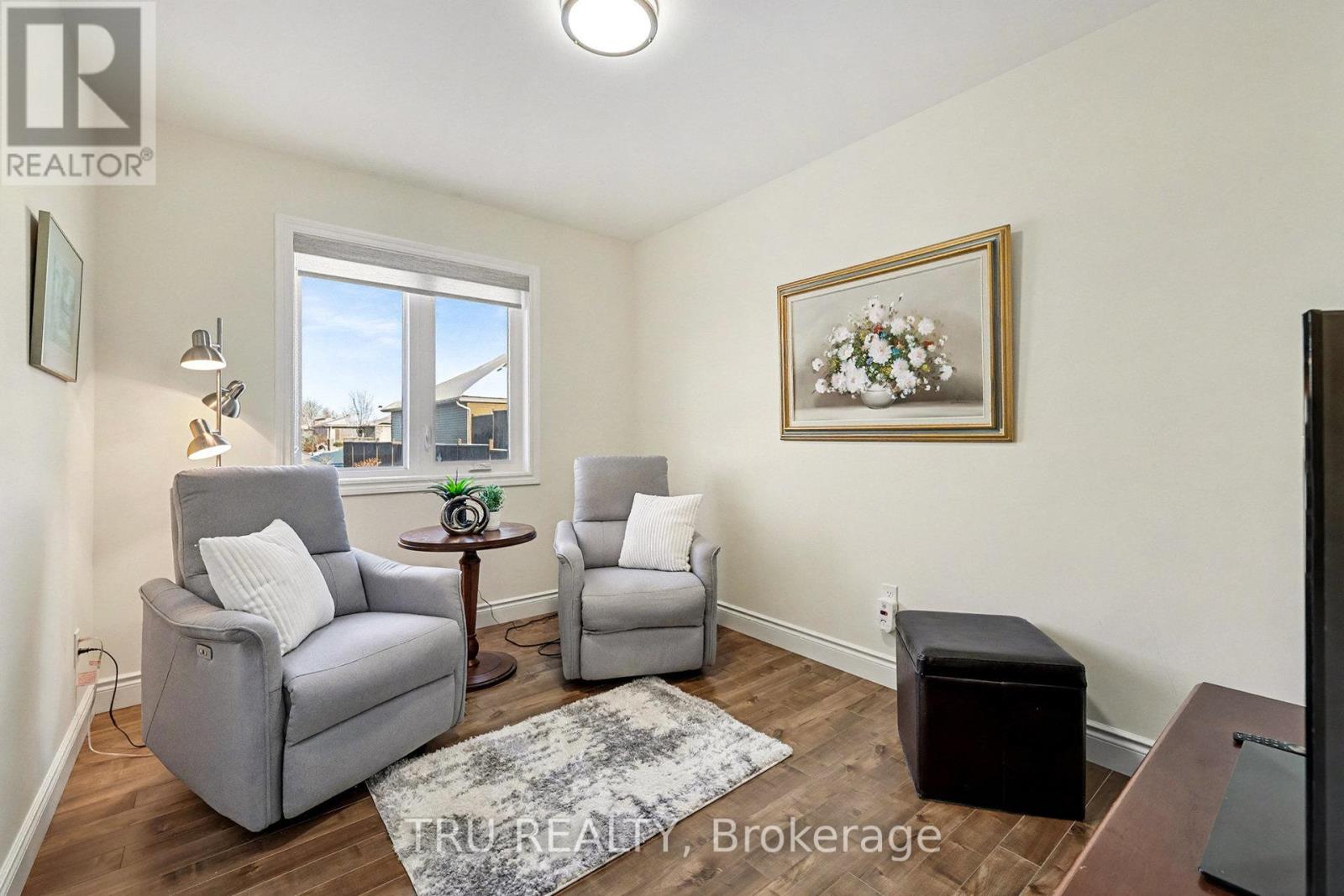 24 Otteridge Avenue, Renfrew, Ontario  K7V 0A1 - Photo 15 - X12601328