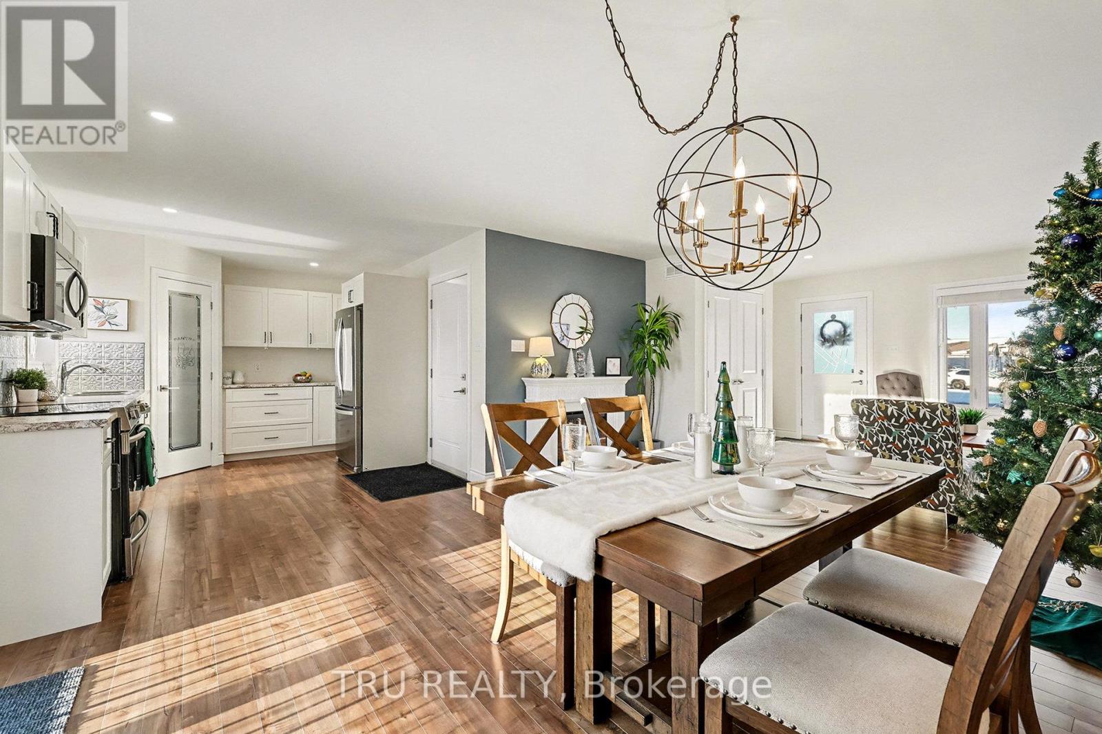 24 Otteridge Avenue, Renfrew, Ontario  K7V 0A1 - Photo 8 - X12601328