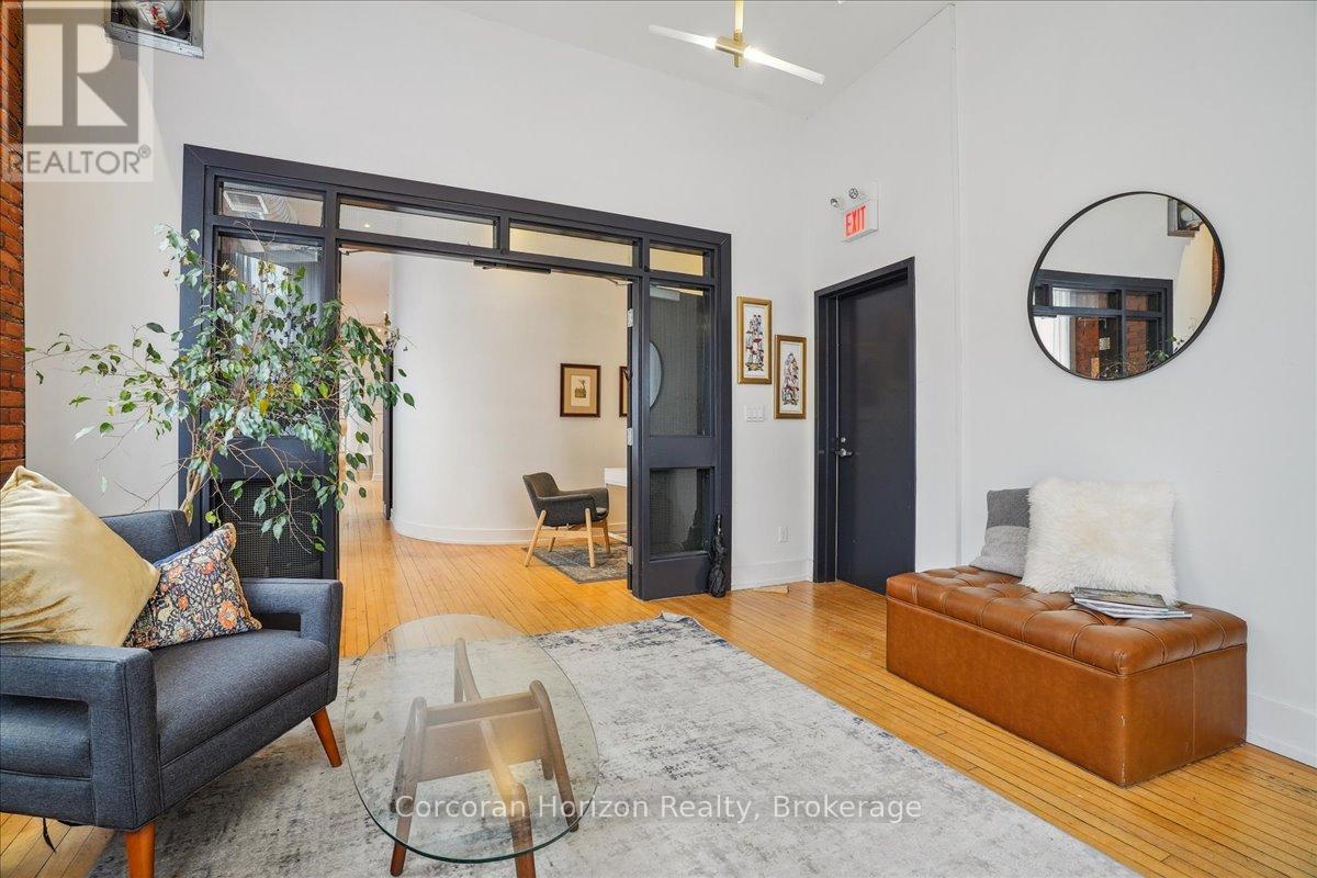 200 - 41 King William Street, Hamilton (Beasley), Ontario  L8R 1A2 - Photo 10 - X12601178