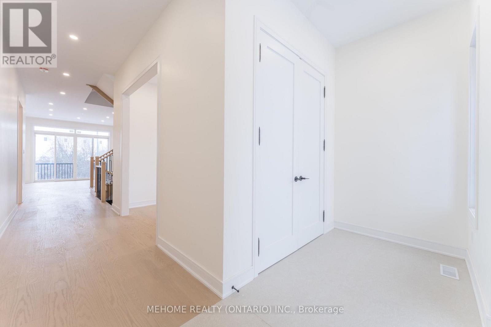 85 Post Oak Drive, Richmond Hill, Ontario  L4E 4G9 - Photo 3 - N12587724