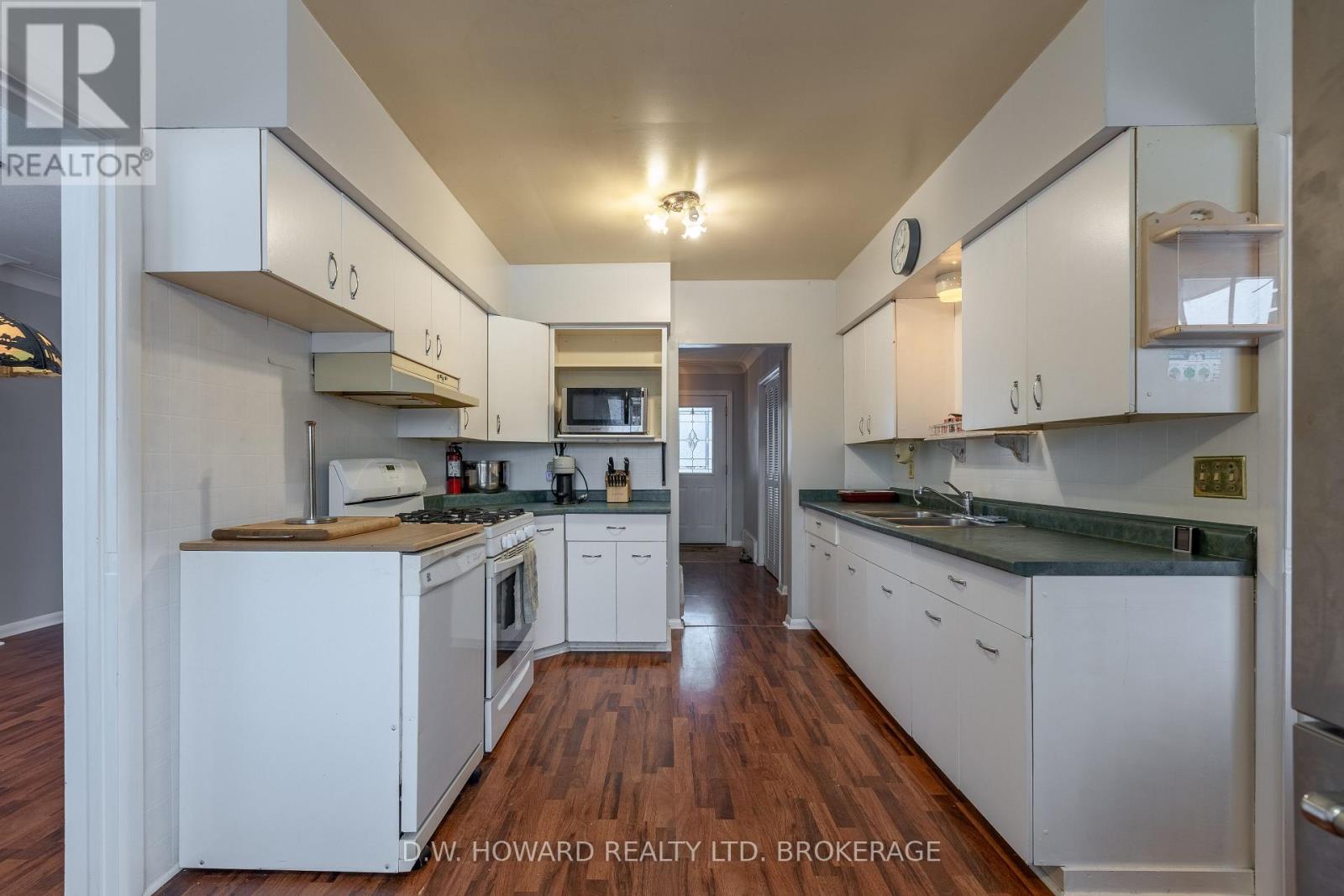 877 Killaly Street E, Port Colborne, Ontario  L3K 5V3 - Photo 15 - X12601168