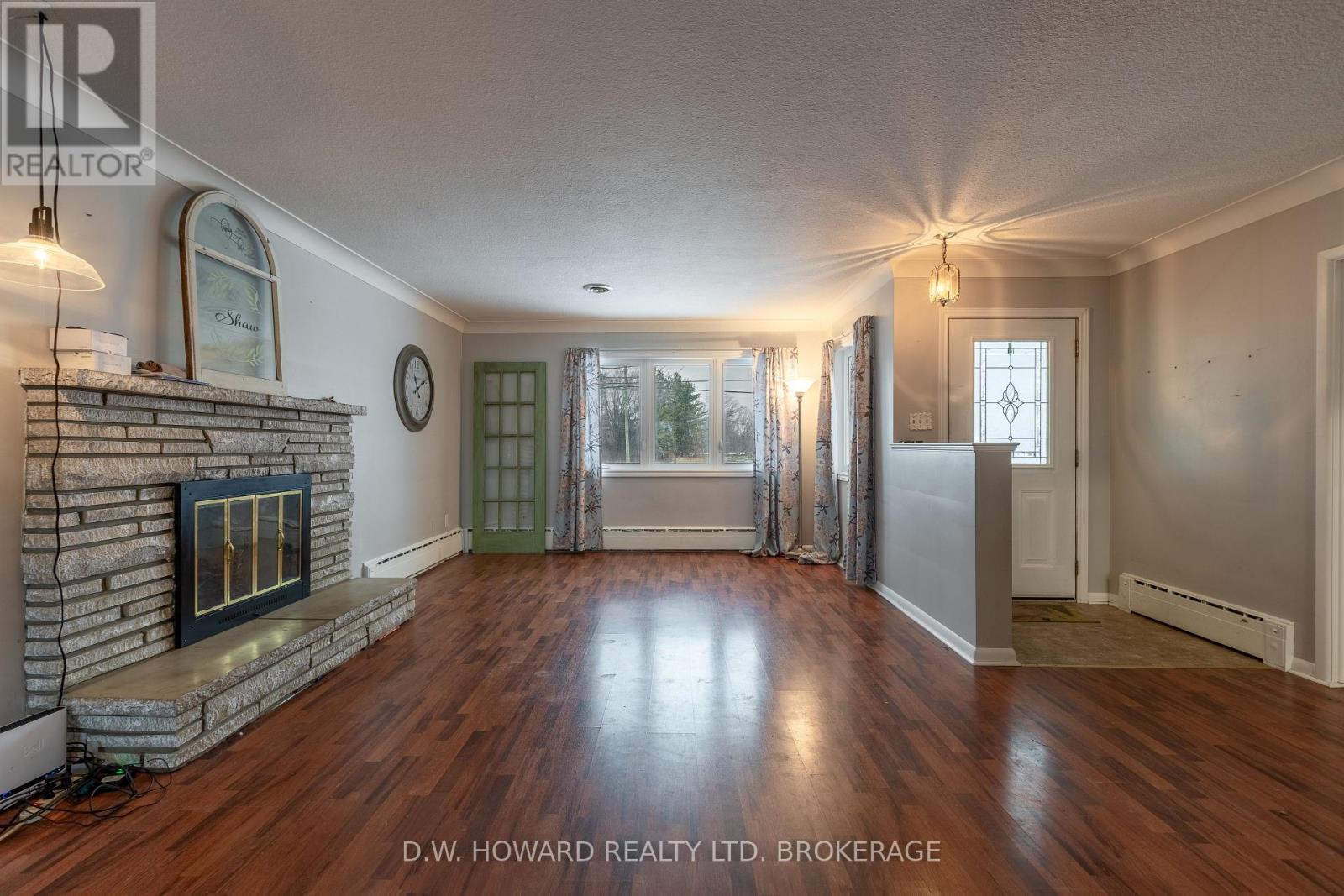 877 Killaly Street E, Port Colborne, Ontario  L3K 5V3 - Photo 8 - X12601168