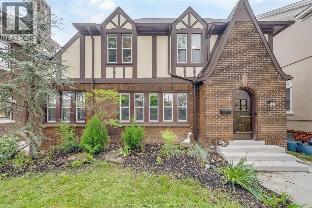 MLS# 25031123: 952 VICTORIA AVENUE, Windsor, Canada