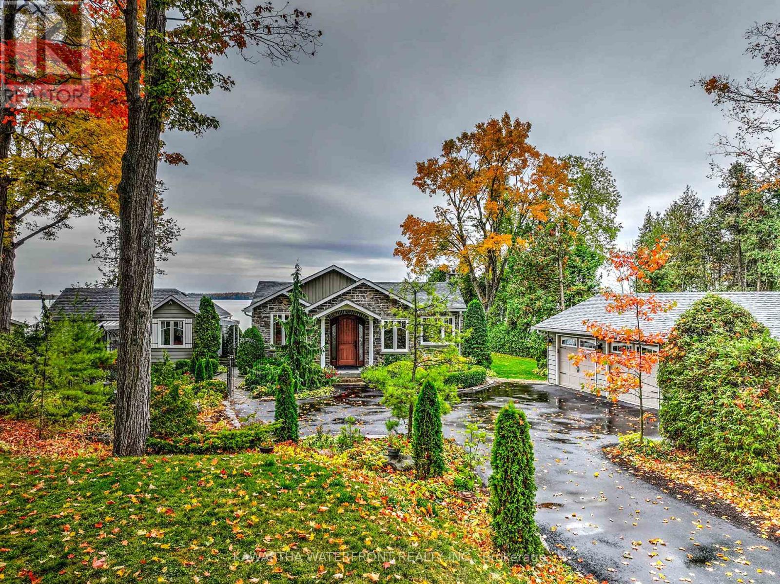 48 Maple Avenue, Kawartha Lakes, Ontario K0M 2B0 - Photo 5 - X12601214