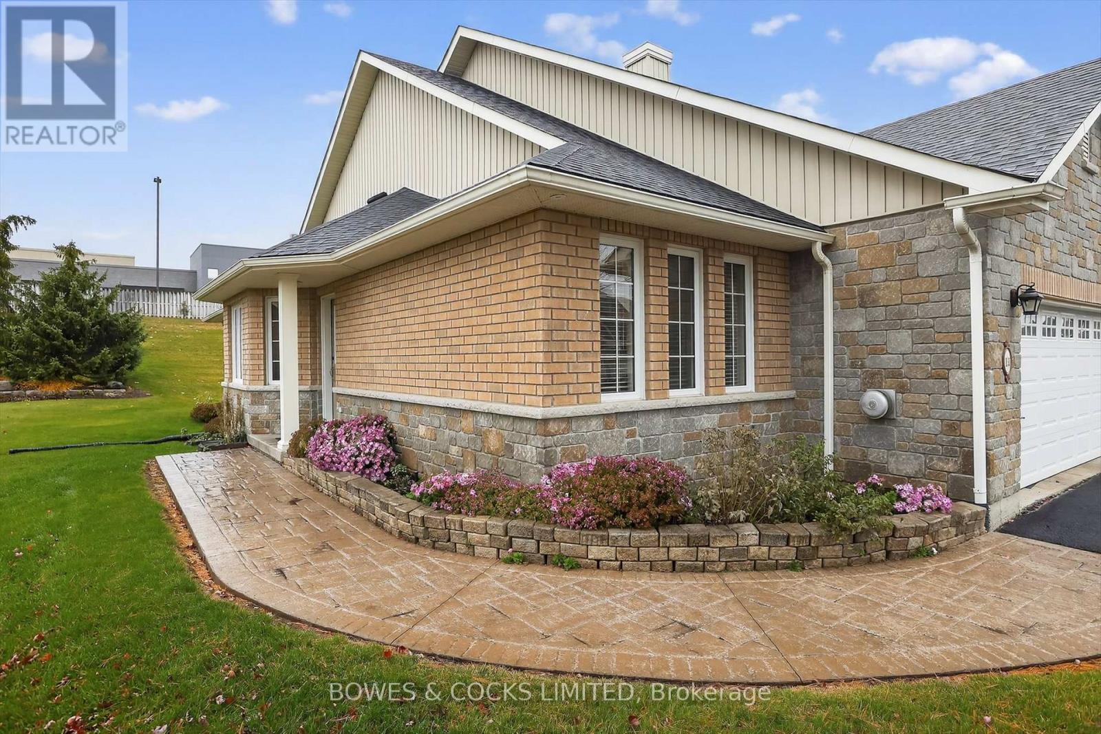 63 - 135 Village Crescent, Peterborough, Ontario  K9J 0A9 - Photo 3 - X12520884