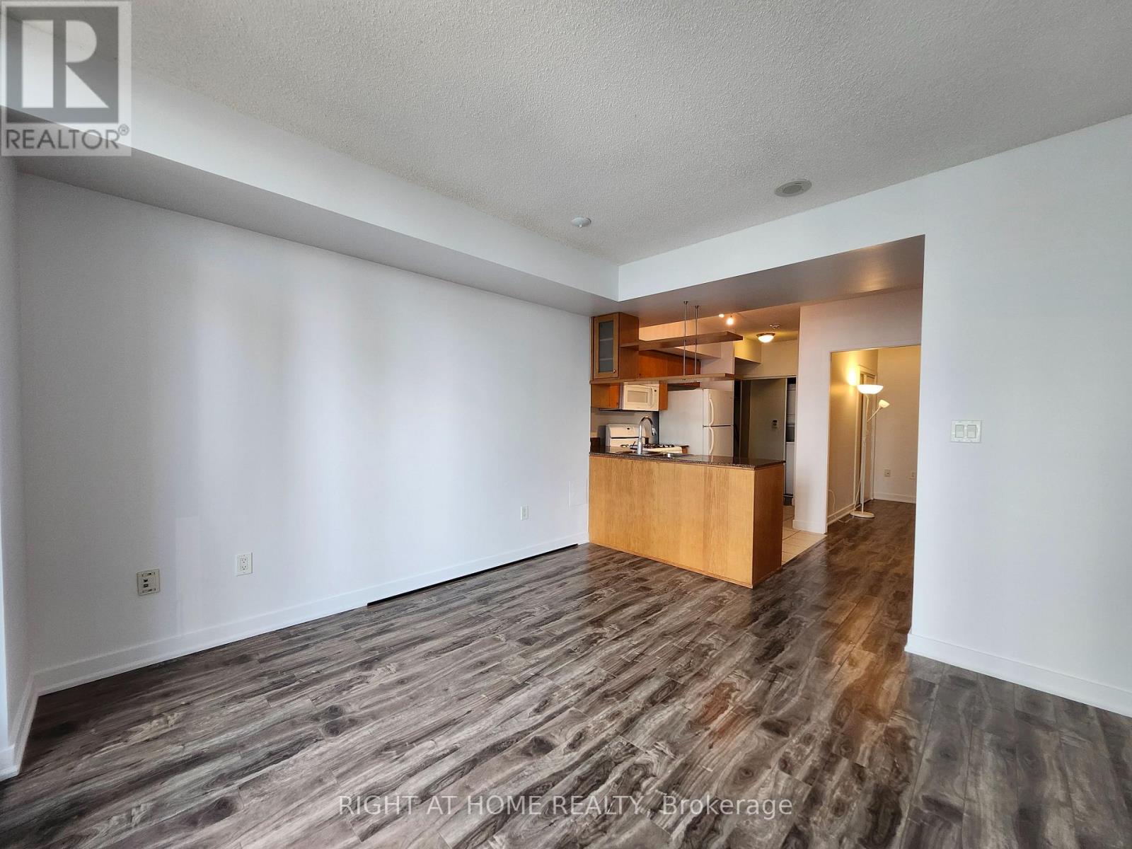 3205 - 35 Mariner Terrace, Toronto, Ontario M5V 3V9 - Photo 2 - C12601174