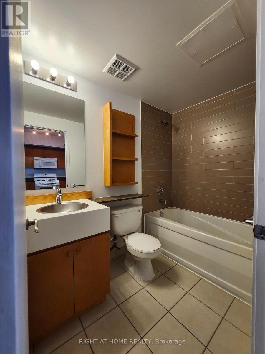 3205 - 35 Mariner Terrace, Toronto, Ontario M5V 3V9 - Photo 9 - C12601174