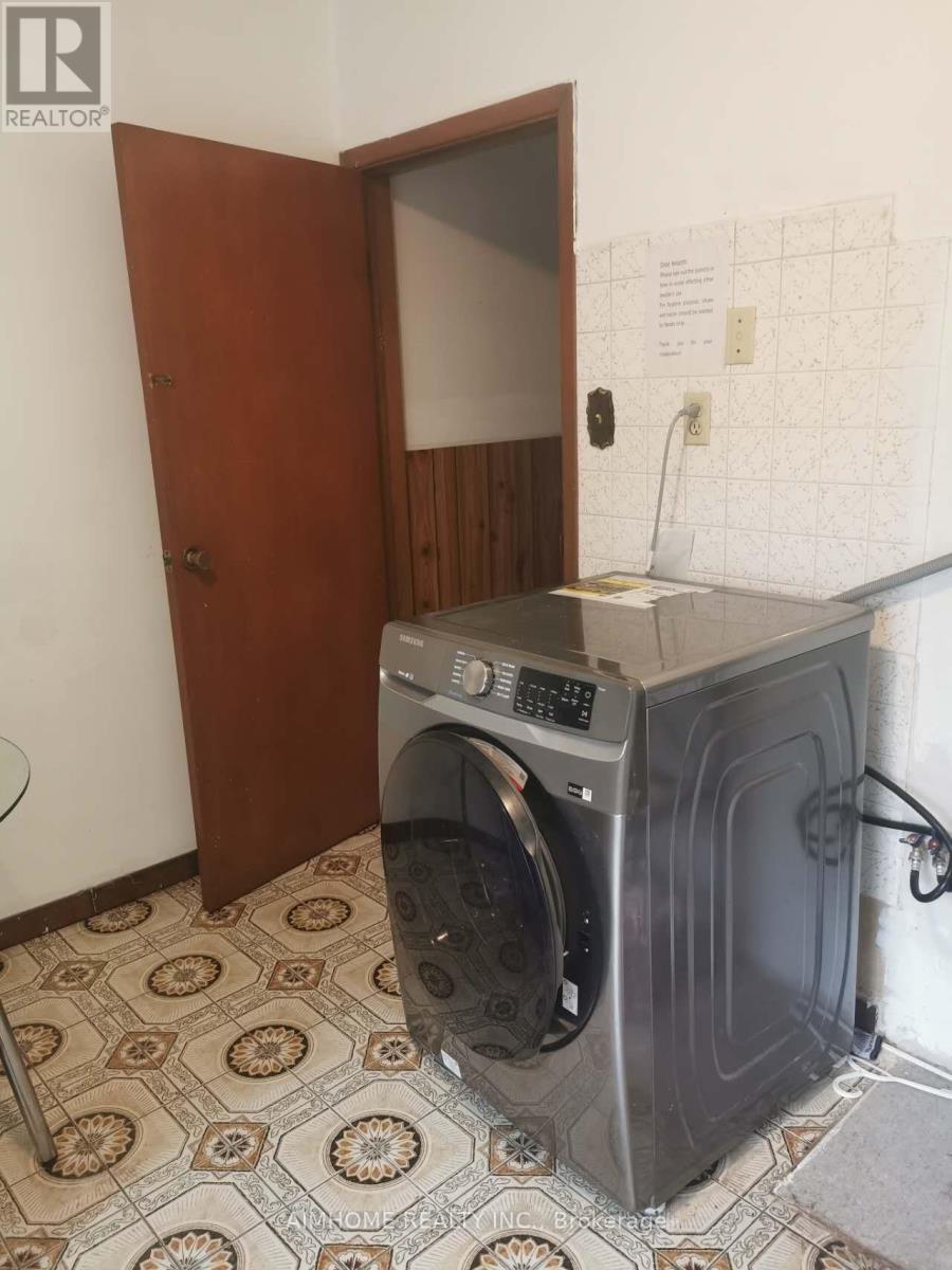 2nd Fl Two Brs - 137a Markham Street, Toronto, Ontario  M6J 2G4 - Photo 6 - C12601204