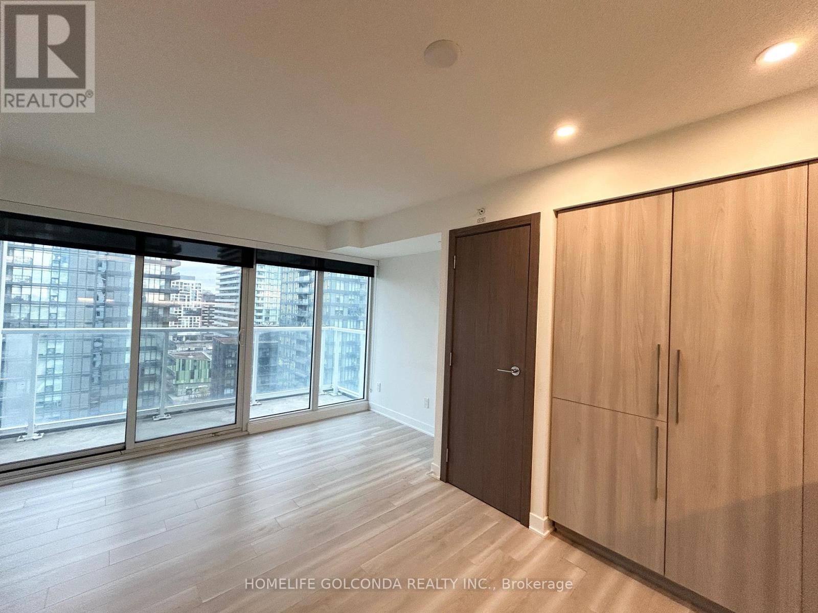 1805 - 19 Bathurst Street, Toronto, Ontario  M5V 0N2 - Photo 3 - C12601284