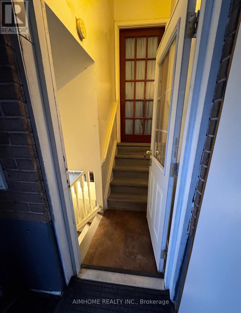 Lower - 96 Billington Crescent, Toronto, Ontario M3A 2G6 - Photo 9 - C12601308