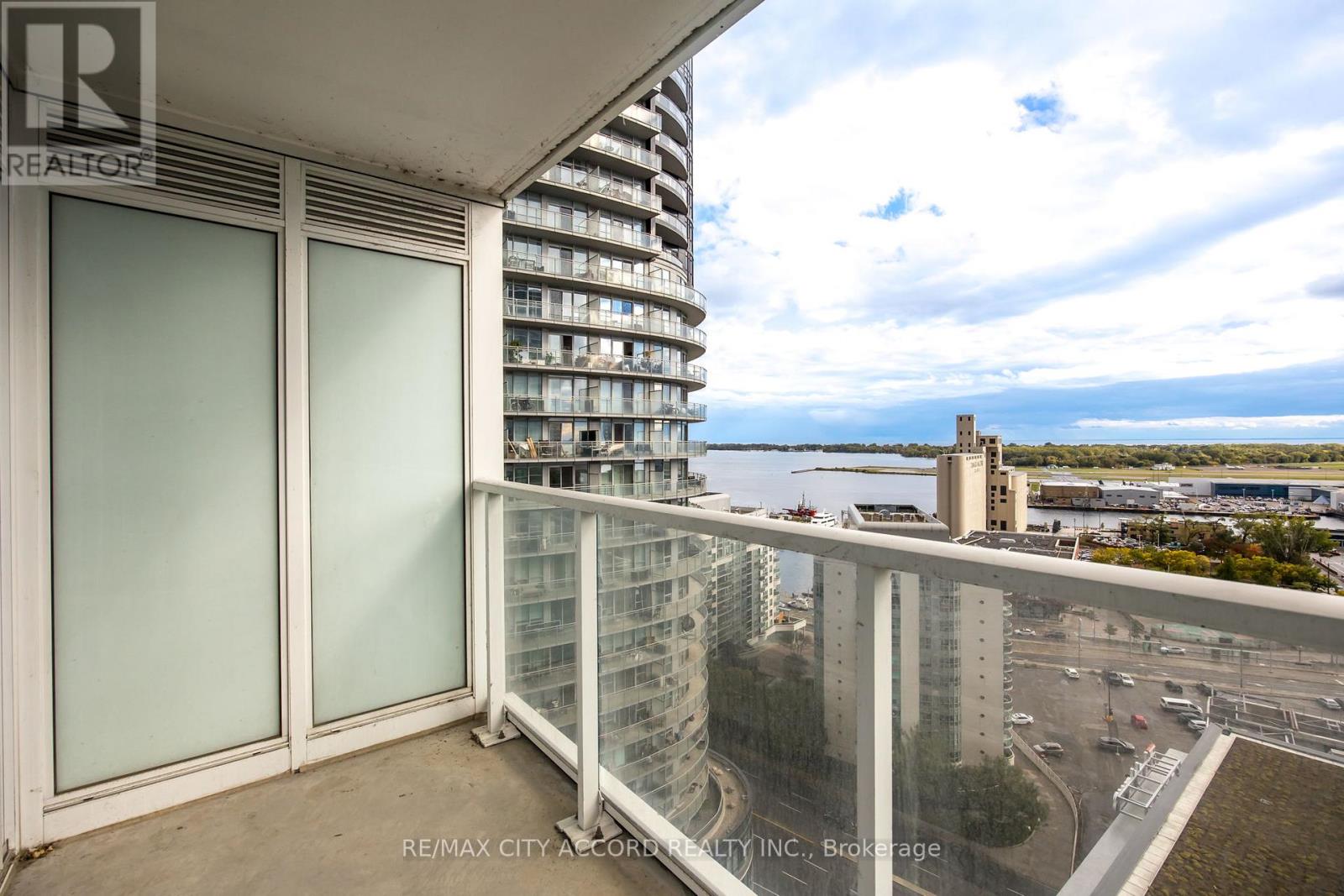 2015 - 17 Bathurst Street, Toronto, Ontario  M5V 0N1 - Photo 19 - C12601324