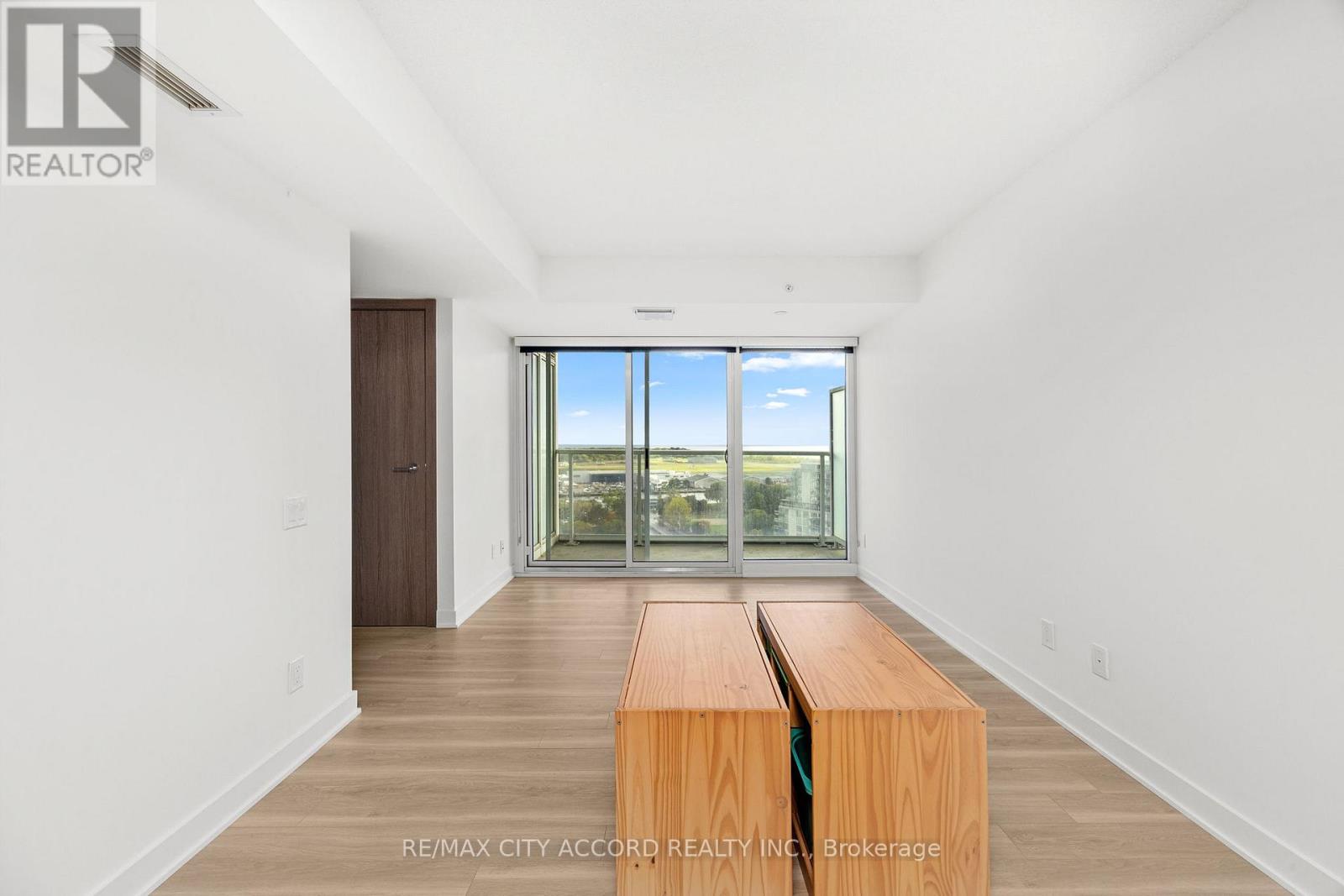 2015 - 17 Bathurst Street, Toronto, Ontario  M5V 0N1 - Photo 5 - C12601324