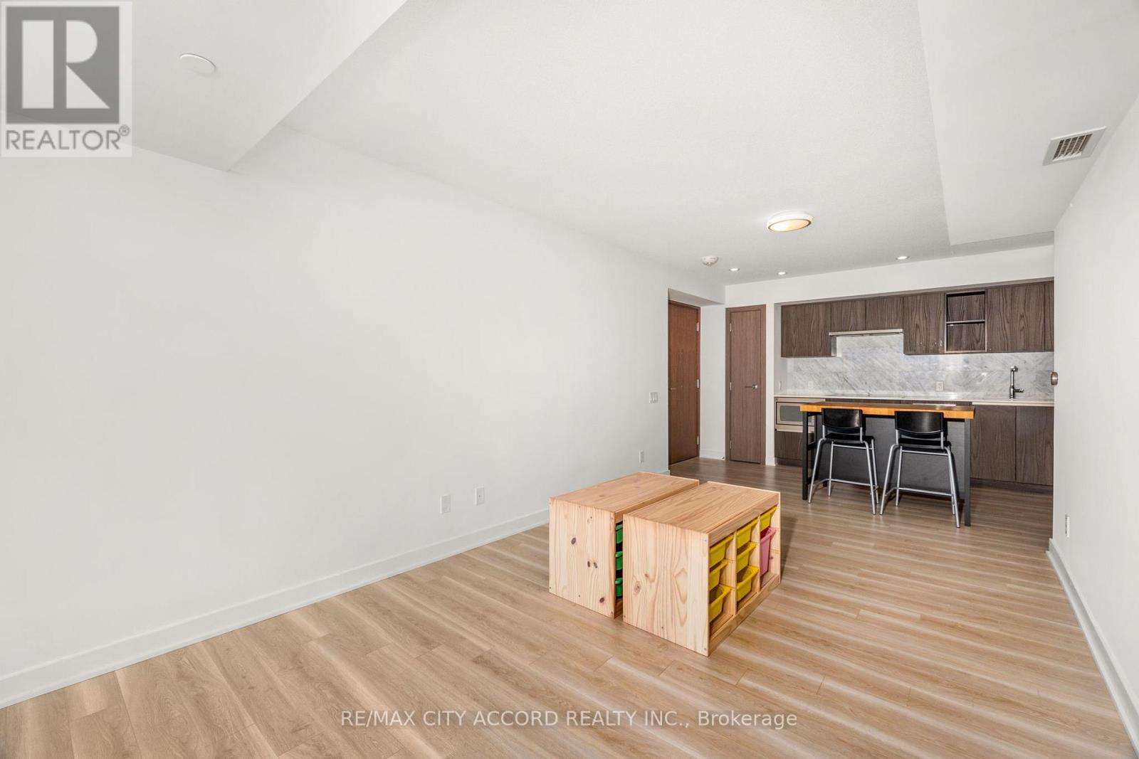 2015 - 17 Bathurst Street, Toronto, Ontario  M5V 0N1 - Photo 7 - C12601324