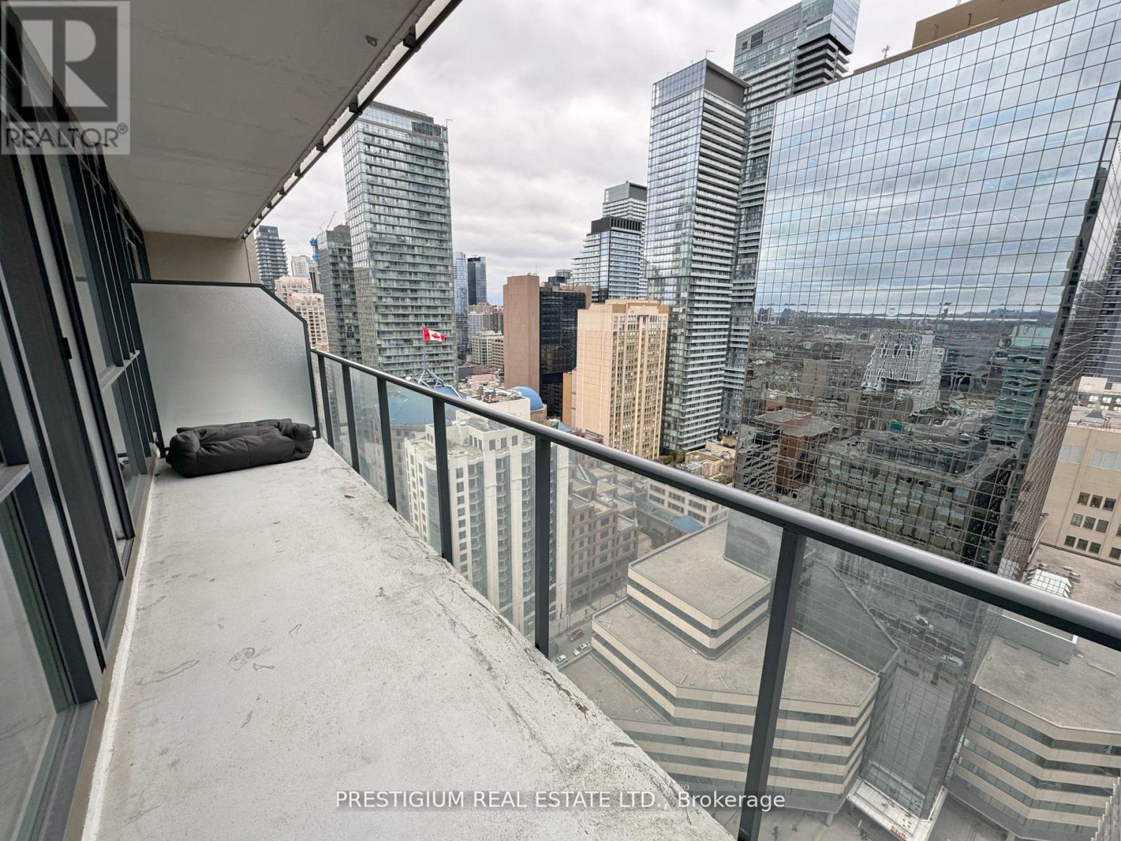 2703 - 770 Bay Street, Toronto, Ontario  M5G 0A6 - Photo 10 - C12601336