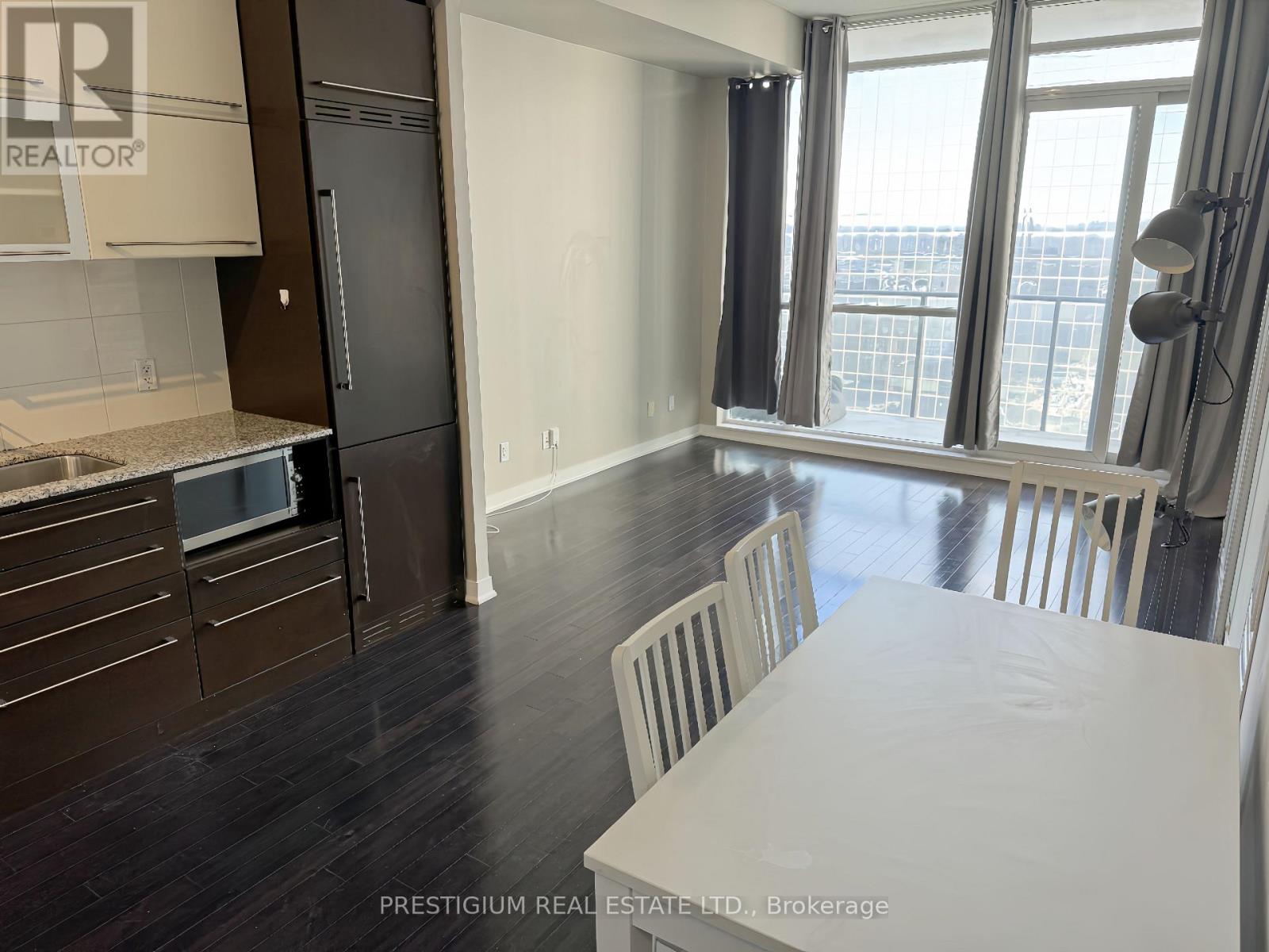 2703 - 770 Bay Street, Toronto, Ontario  M5G 0A6 - Photo 2 - C12601336