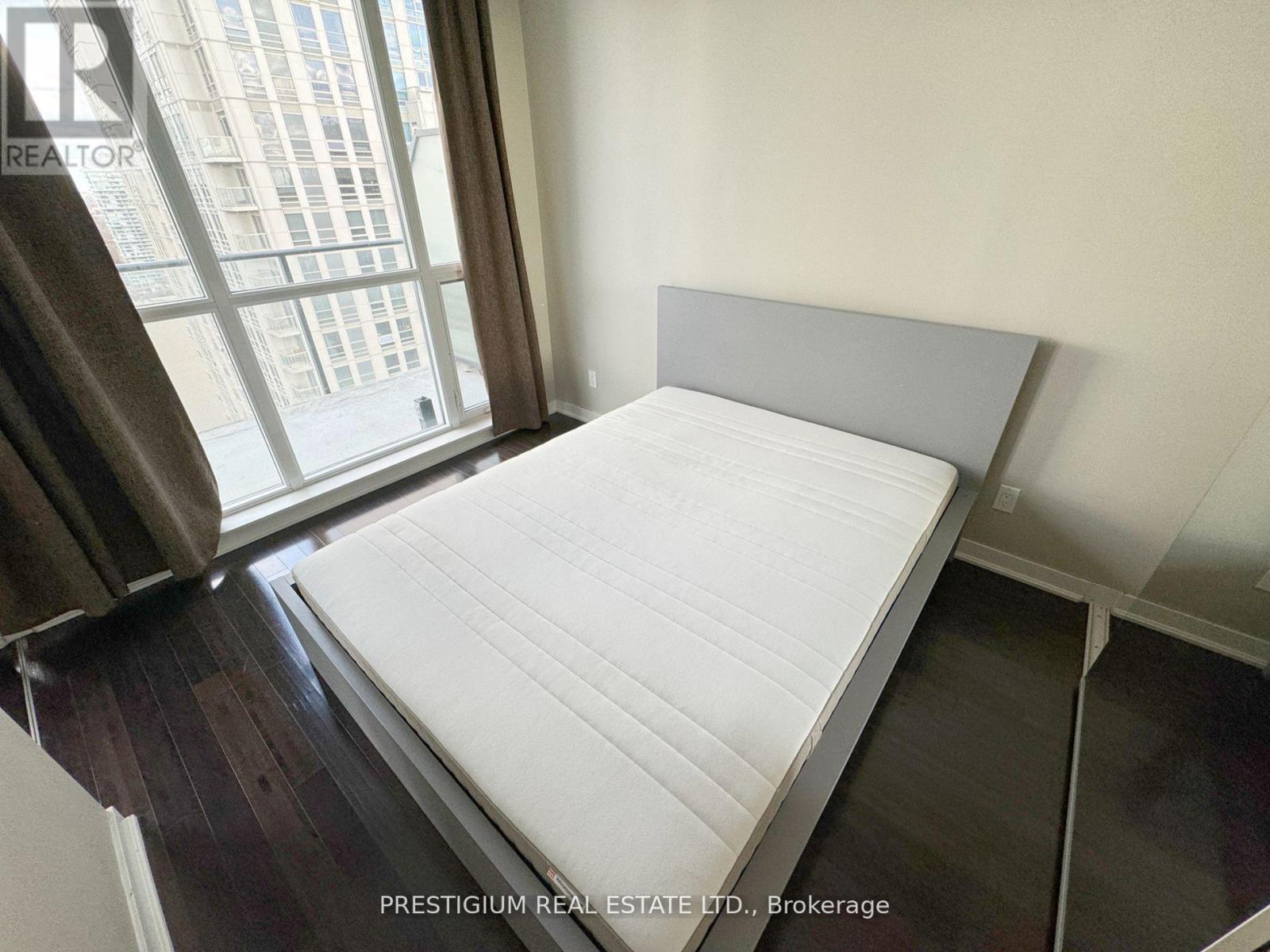 2703 - 770 Bay Street, Toronto, Ontario  M5G 0A6 - Photo 5 - C12601336