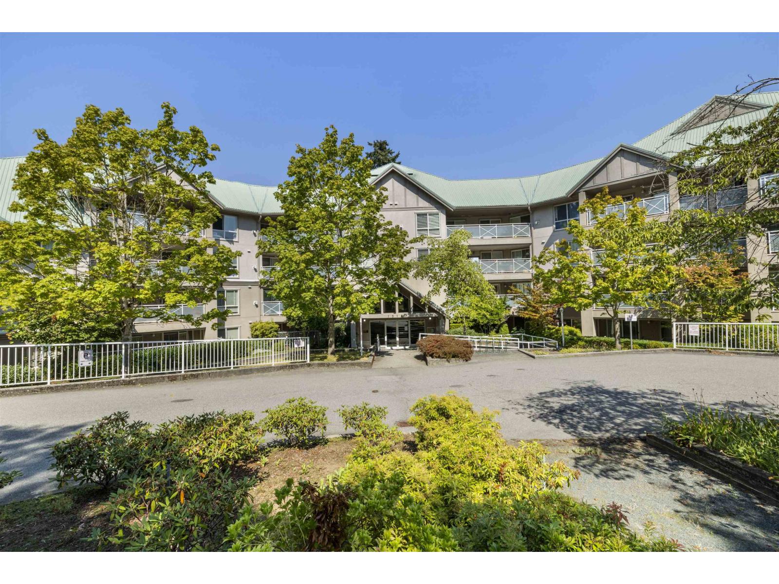 310 15150 29a Avenue, Surrey, British Columbia V4P 3B1 - Photo 2 - R3071967