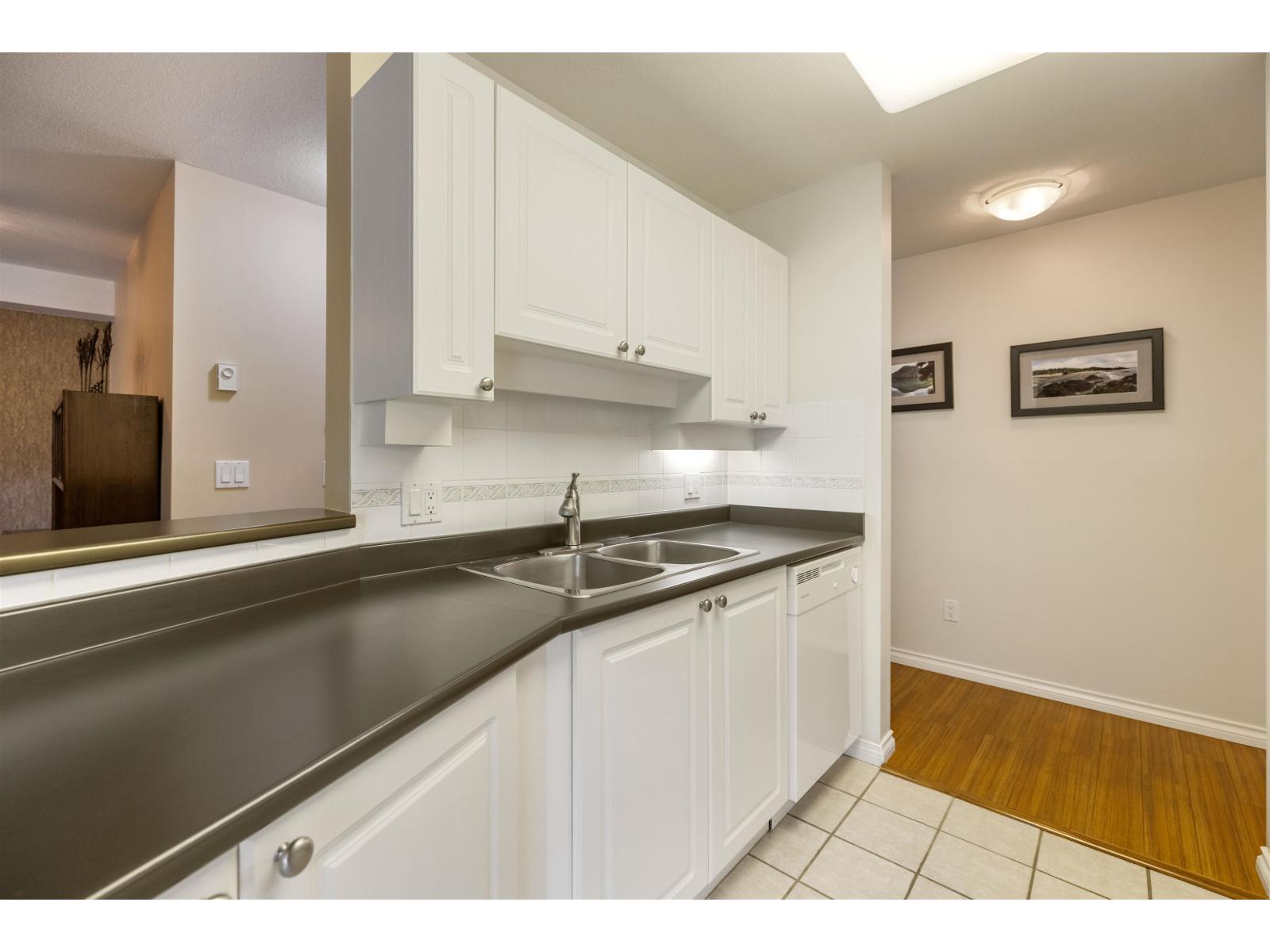 310 15150 29a Avenue, Surrey, British Columbia V4P 3B1 - Photo 11 - R3071967