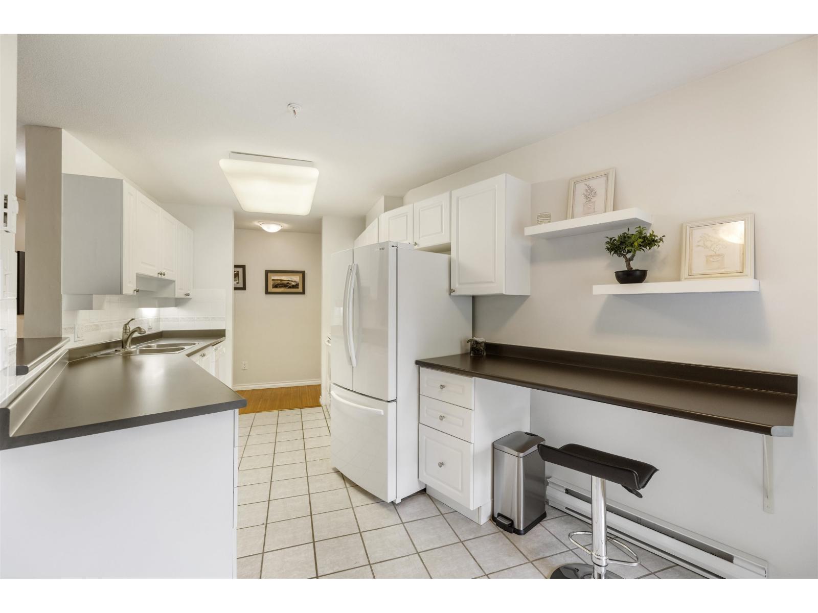 310 15150 29a Avenue, Surrey, British Columbia V4P 3B1 - Photo 14 - R3071967