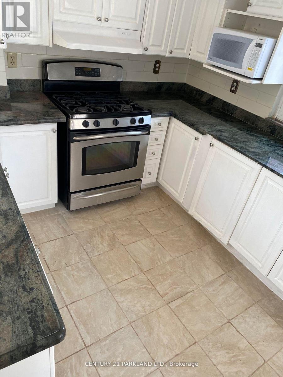 2 Dearbourne Avenue, Toronto, Ontario  M4K 1M7 - Photo 11 - E12601156