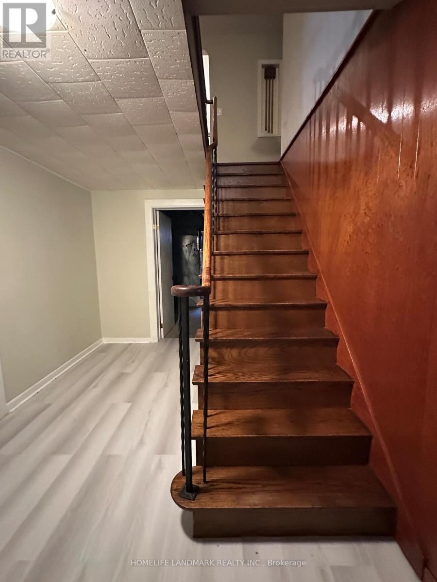 28 Landfair Crescent, Toronto, Ontario  M1J 3A7 - Photo 12 - E12601236