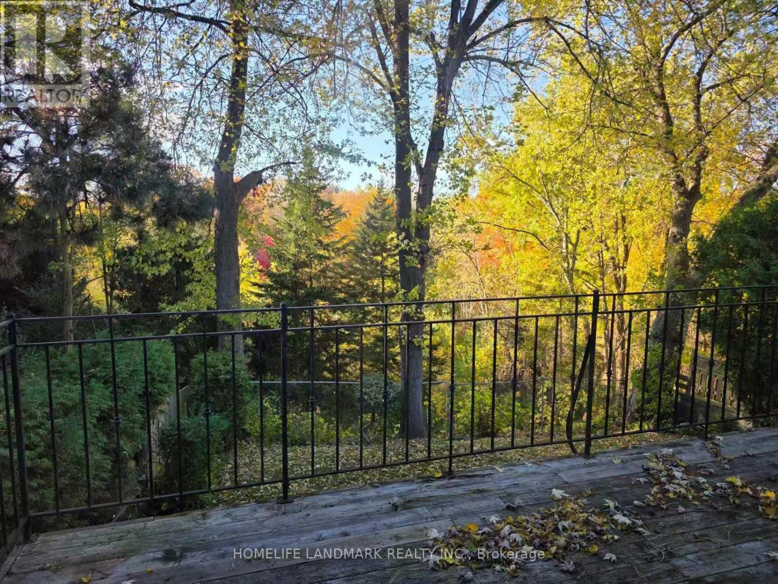 28 Landfair Crescent, Toronto, Ontario  M1J 3A7 - Photo 4 - E12601236