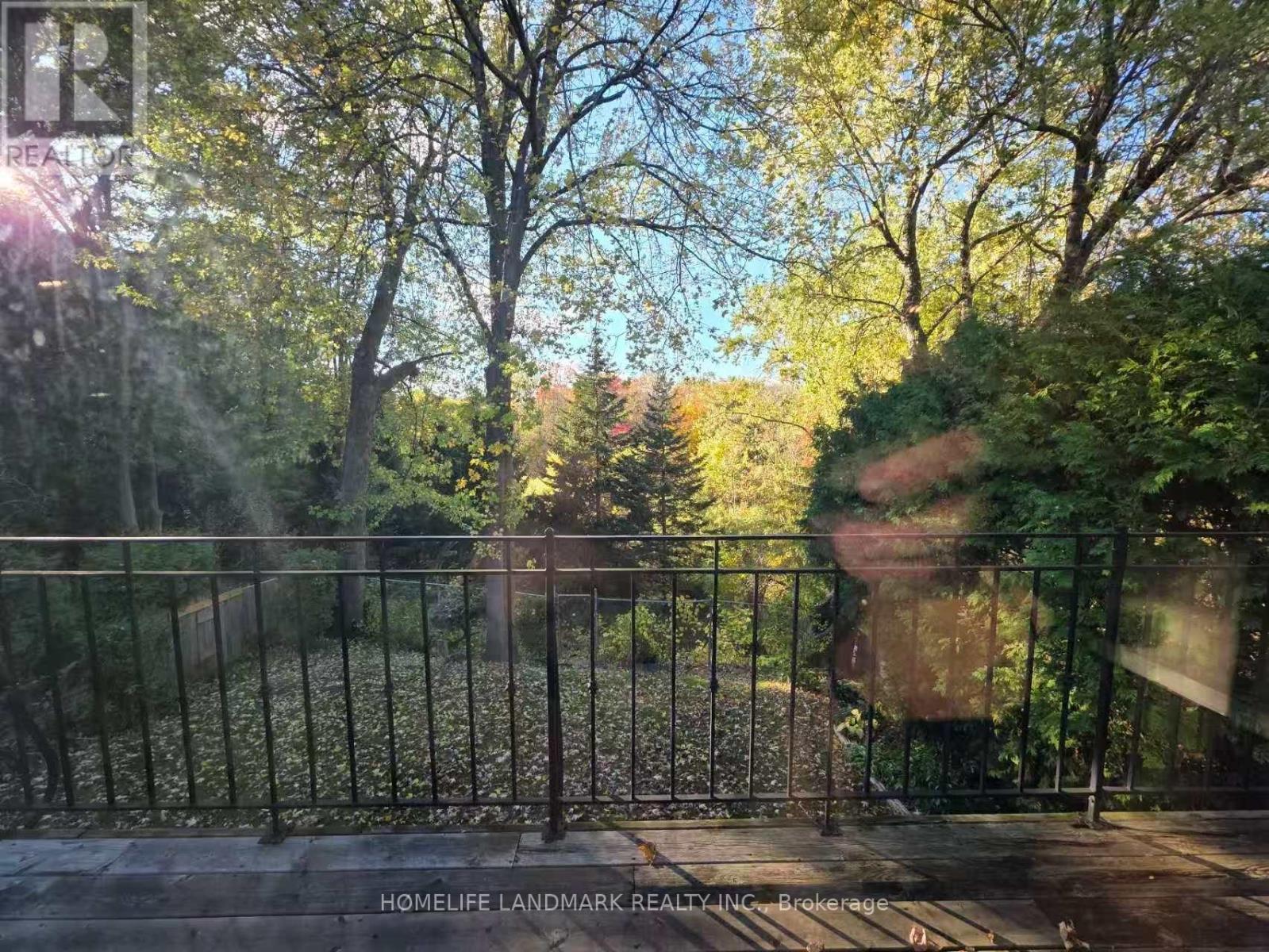 28 Landfair Crescent, Toronto, Ontario  M1J 3A7 - Photo 5 - E12601236