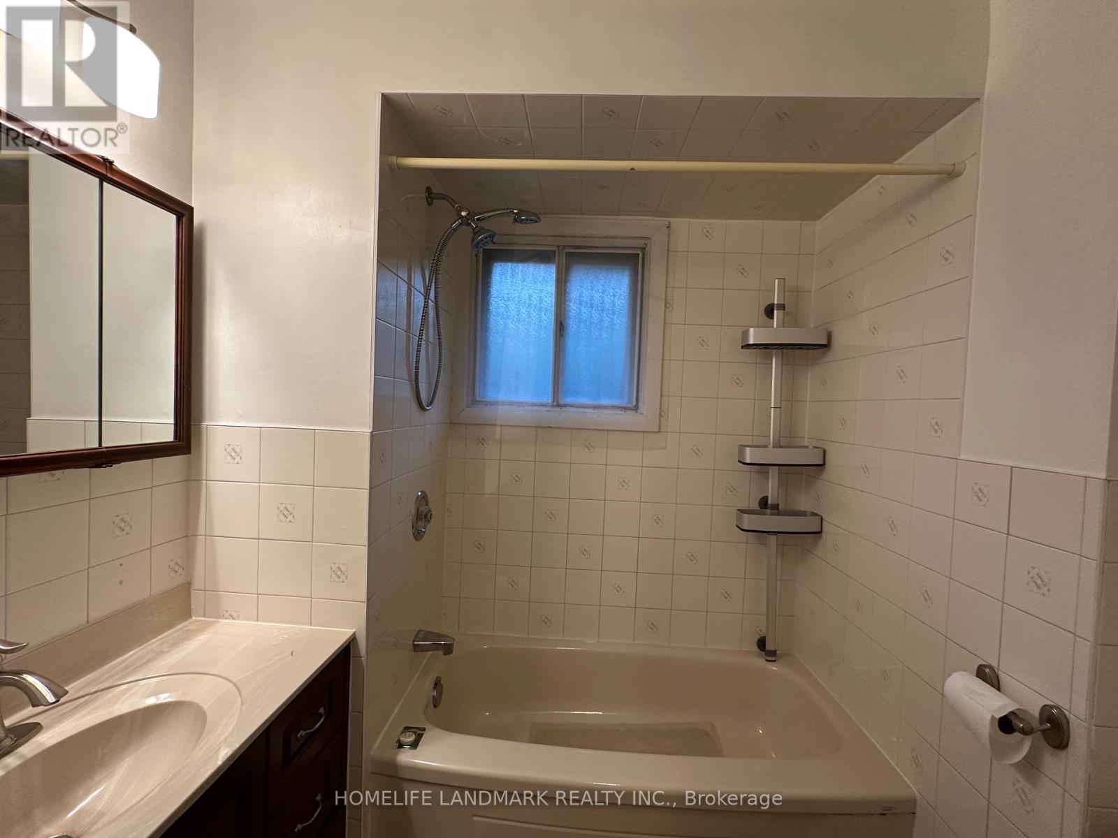 28 Landfair Crescent, Toronto, Ontario  M1J 3A7 - Photo 7 - E12601236