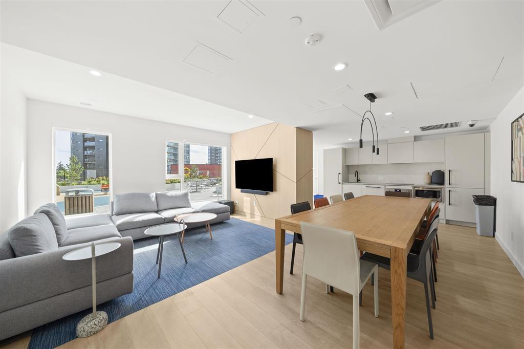 1104 13725 George Junction Avenue, Surrey, British Columbia  V3T 0V7 - Photo 12 - R3071429