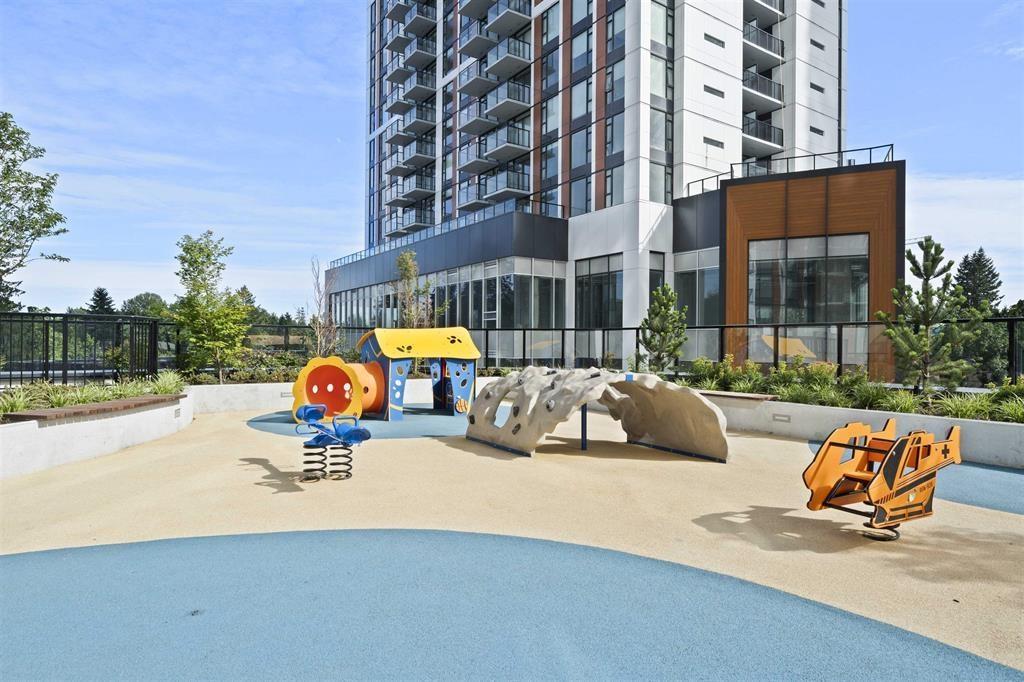 1104 13725 George Junction Avenue, Surrey, British Columbia  V3T 0V7 - Photo 5 - R3071429