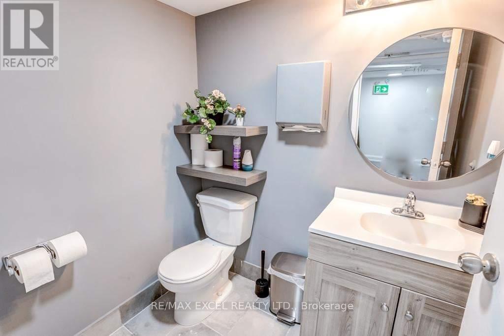 1883 Queen Street E, Toronto (The Beaches), Ontario  M4L 1H3 - Photo 8 - E12601046