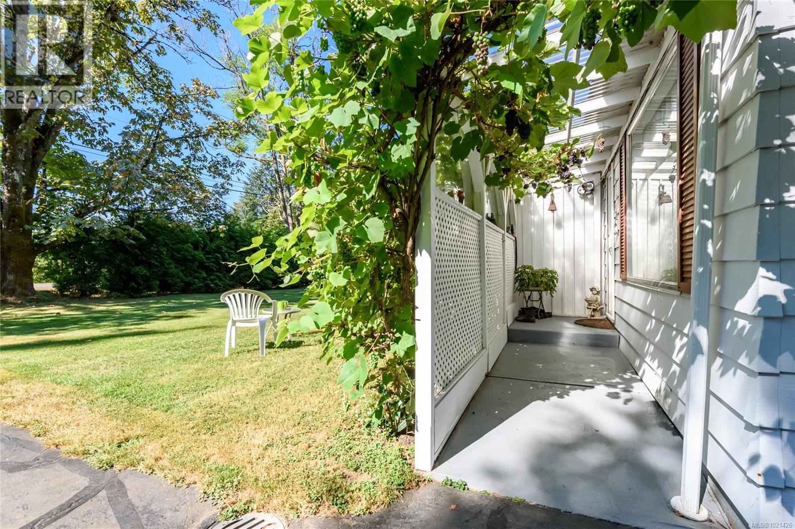 7602 Island Hwy N, Black Creek, British Columbia  V9J 1G3 - Photo 45 - 1021426