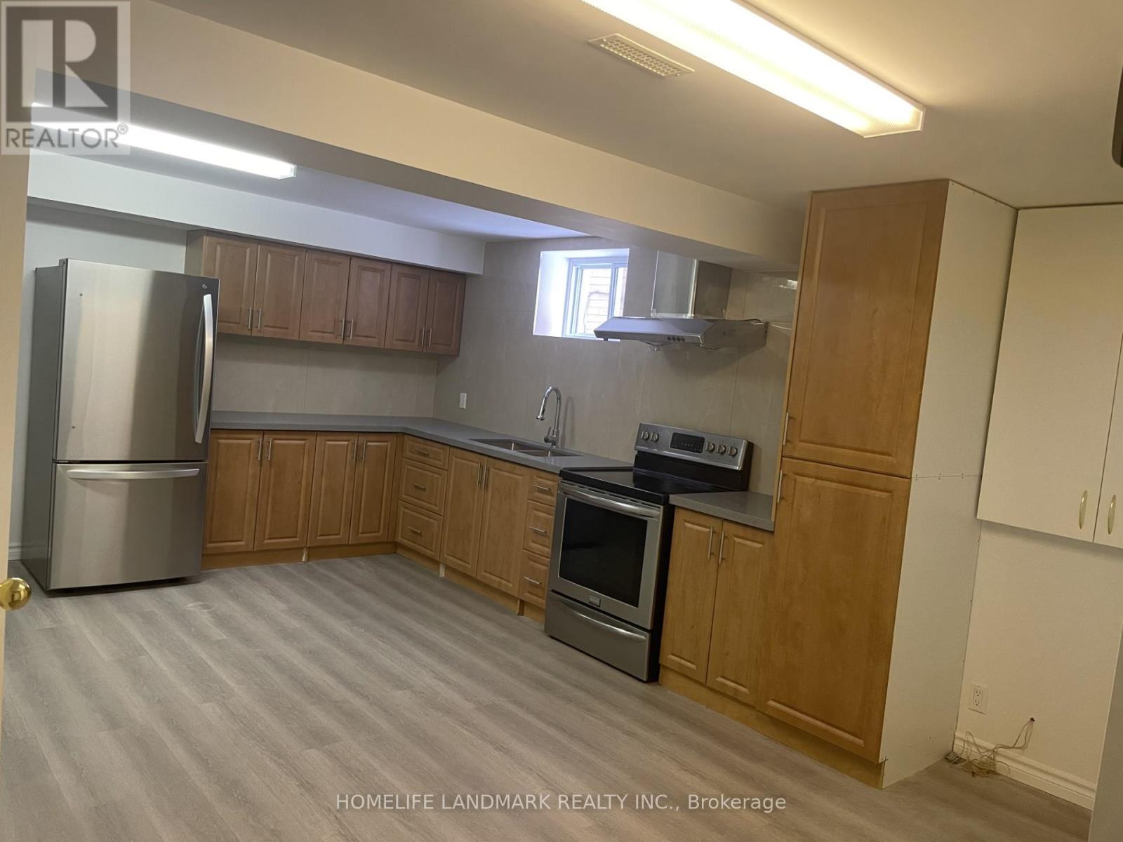 80 Futura Avenue, Richmond Hill, Ontario  L4S 1T2 - Photo 2 - N12601326