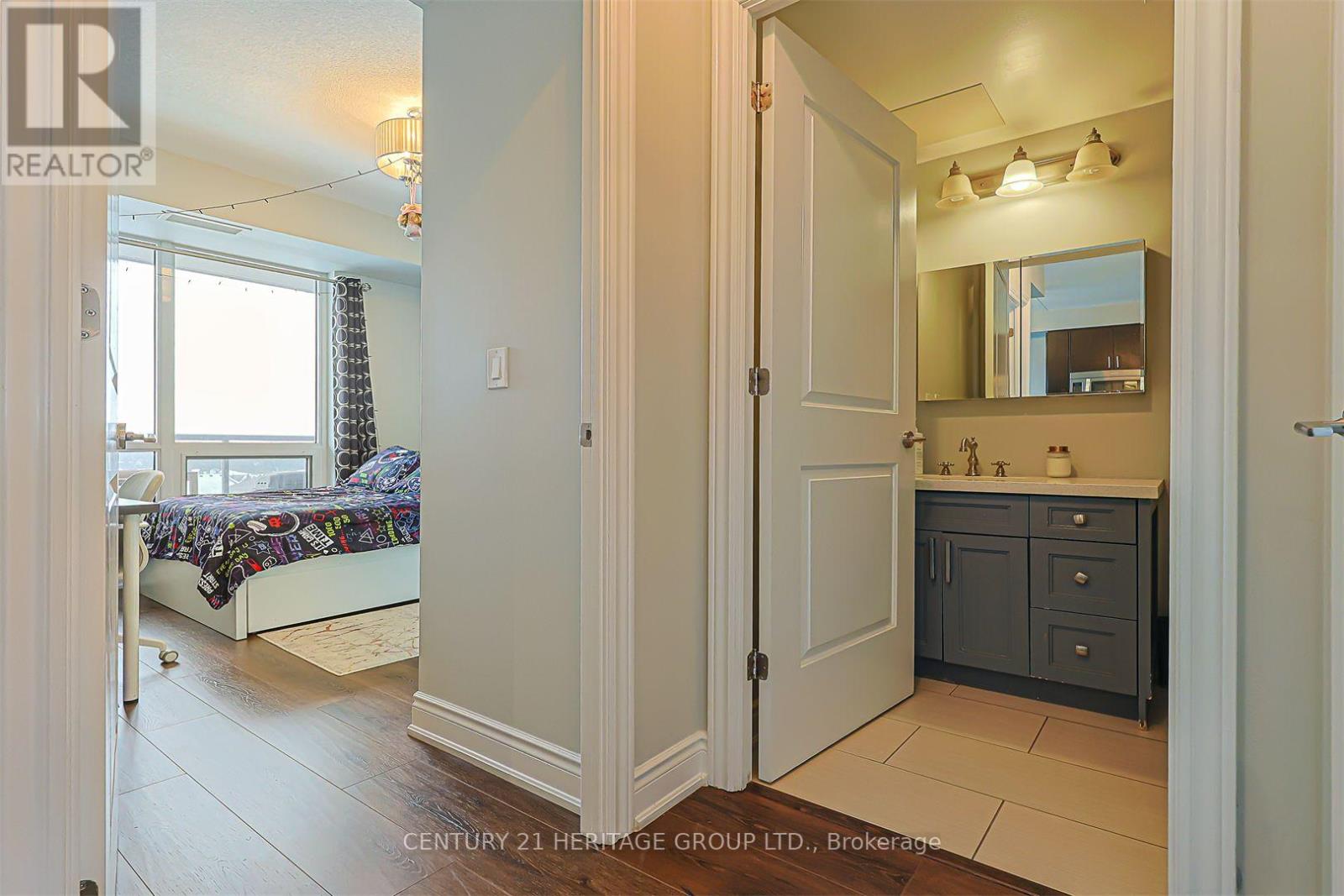 611 - 9090 Yonge Street, Richmond Hill, Ontario  L4C 0Z1 - Photo 8 - N12601338