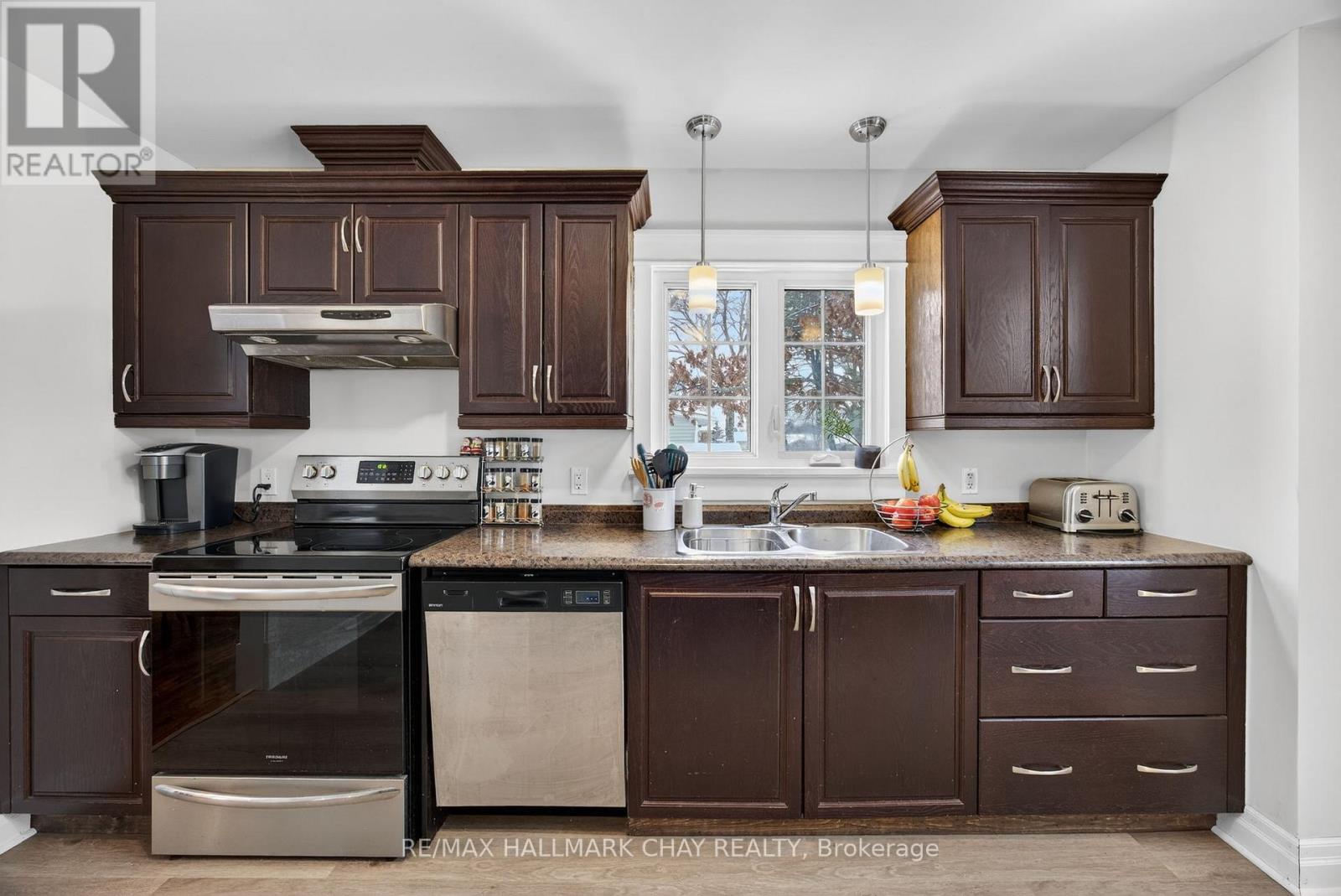 129 Simcoe Street, Essa, Ontario  L0M 1B0 - Photo 15 - N12601370