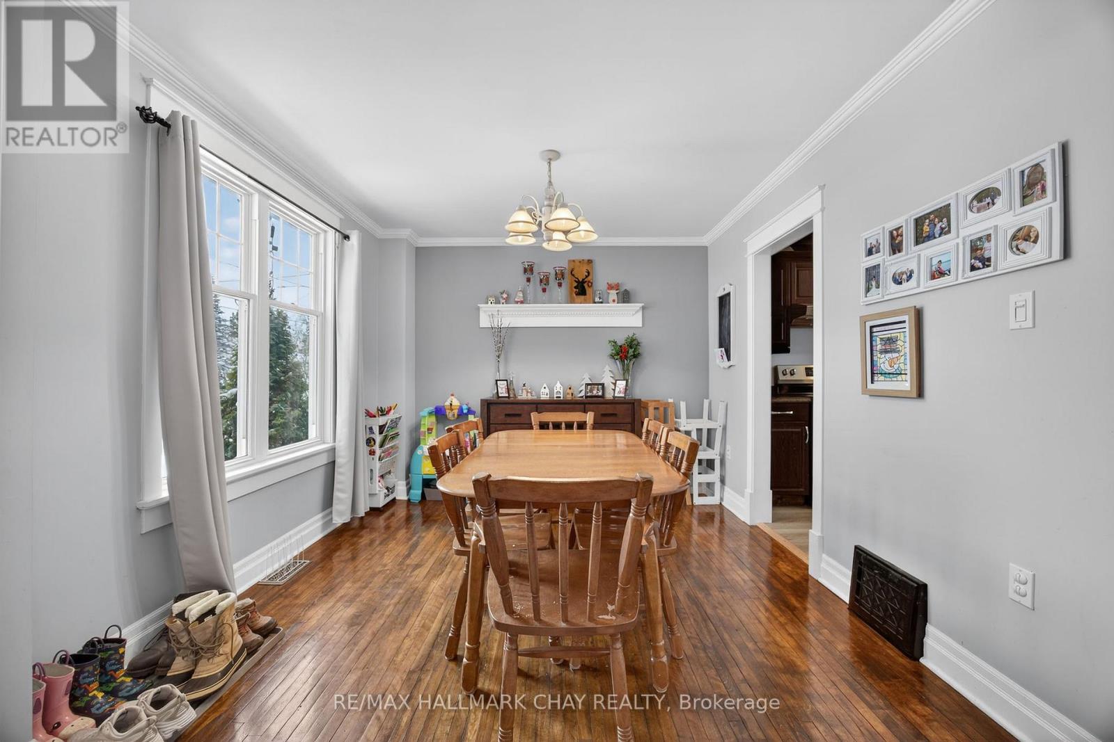 129 Simcoe Street, Essa, Ontario  L0M 1B0 - Photo 17 - N12601370