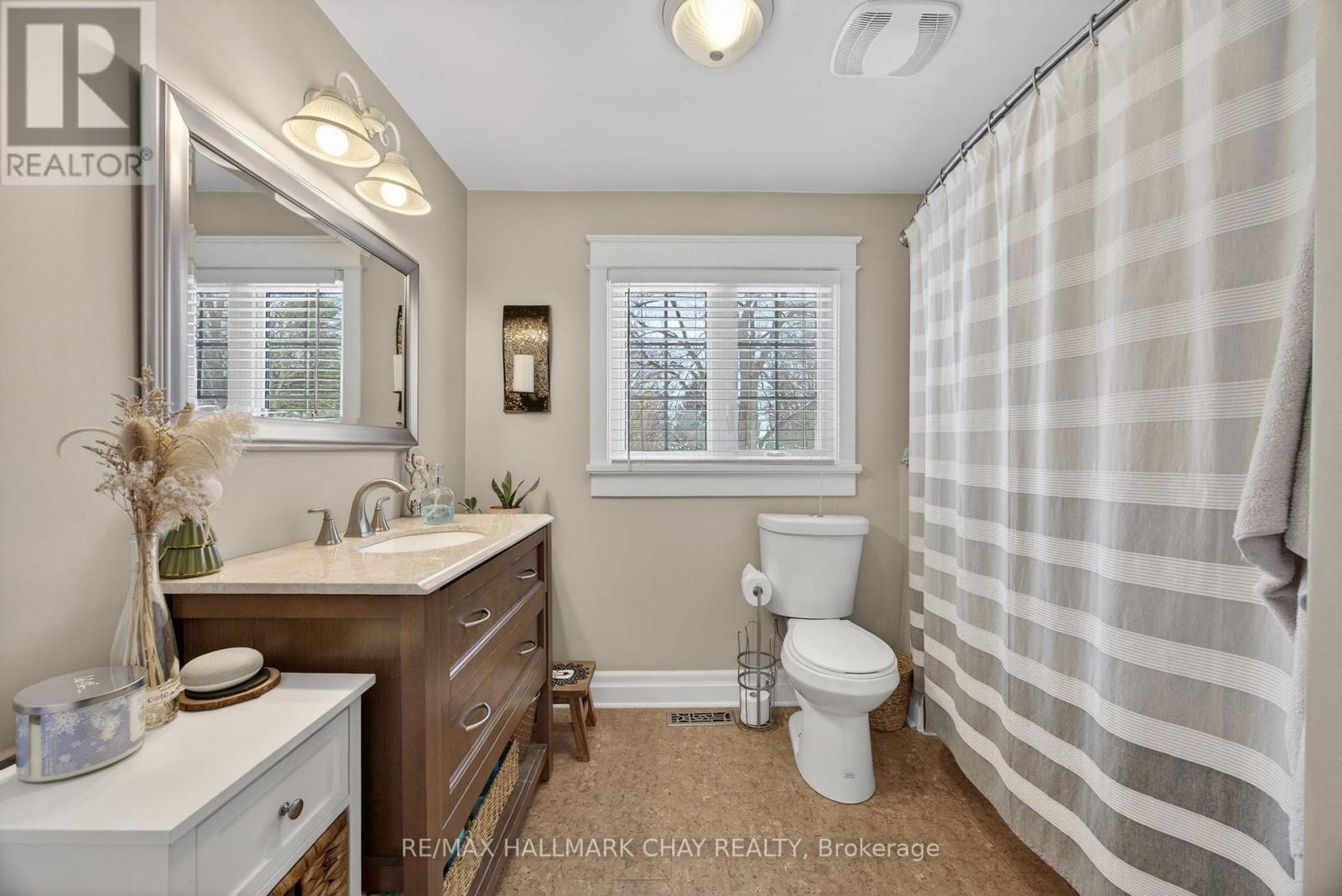 129 Simcoe Street, Essa, Ontario  L0M 1B0 - Photo 33 - N12601370