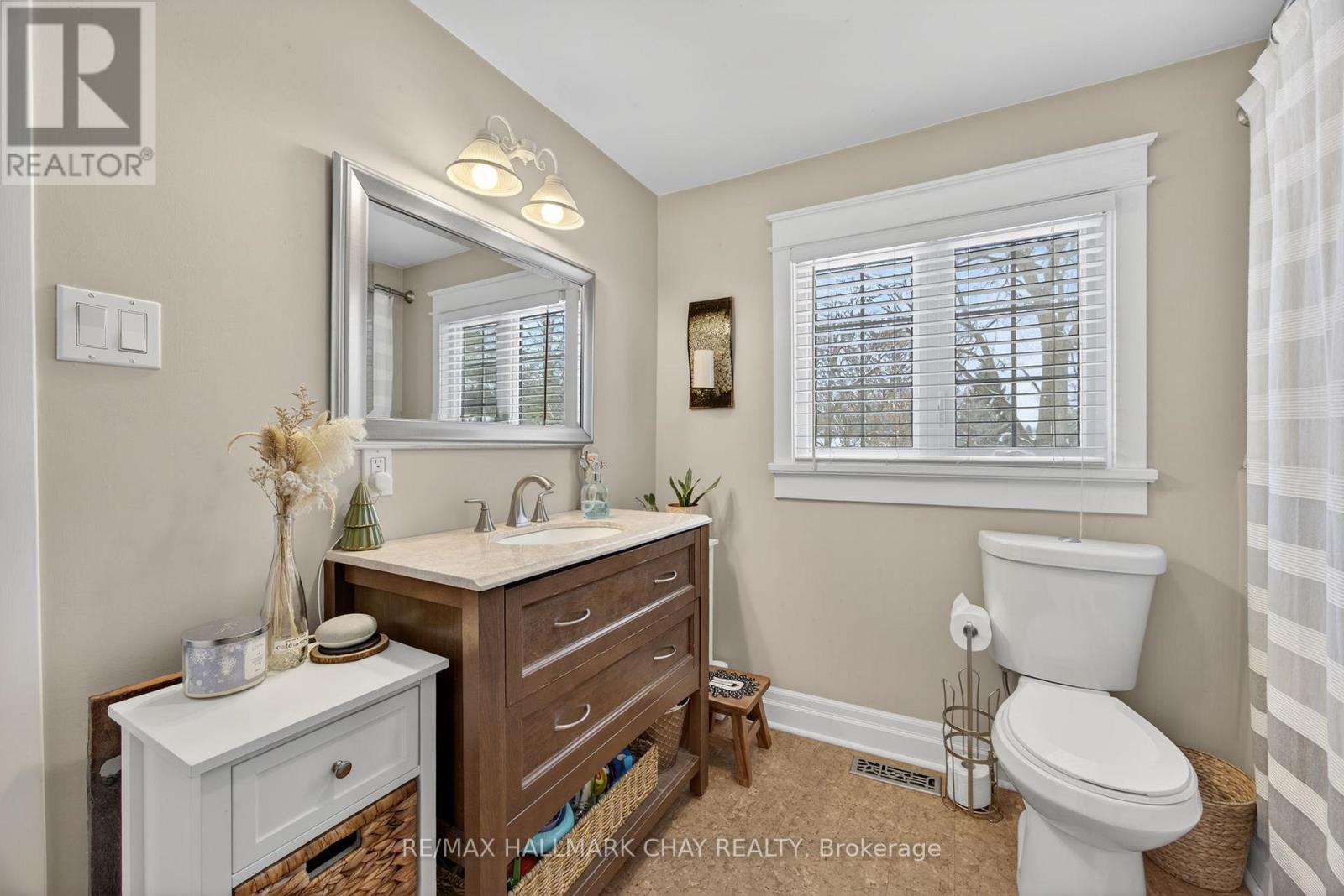 129 Simcoe Street, Essa, Ontario  L0M 1B0 - Photo 34 - N12601370