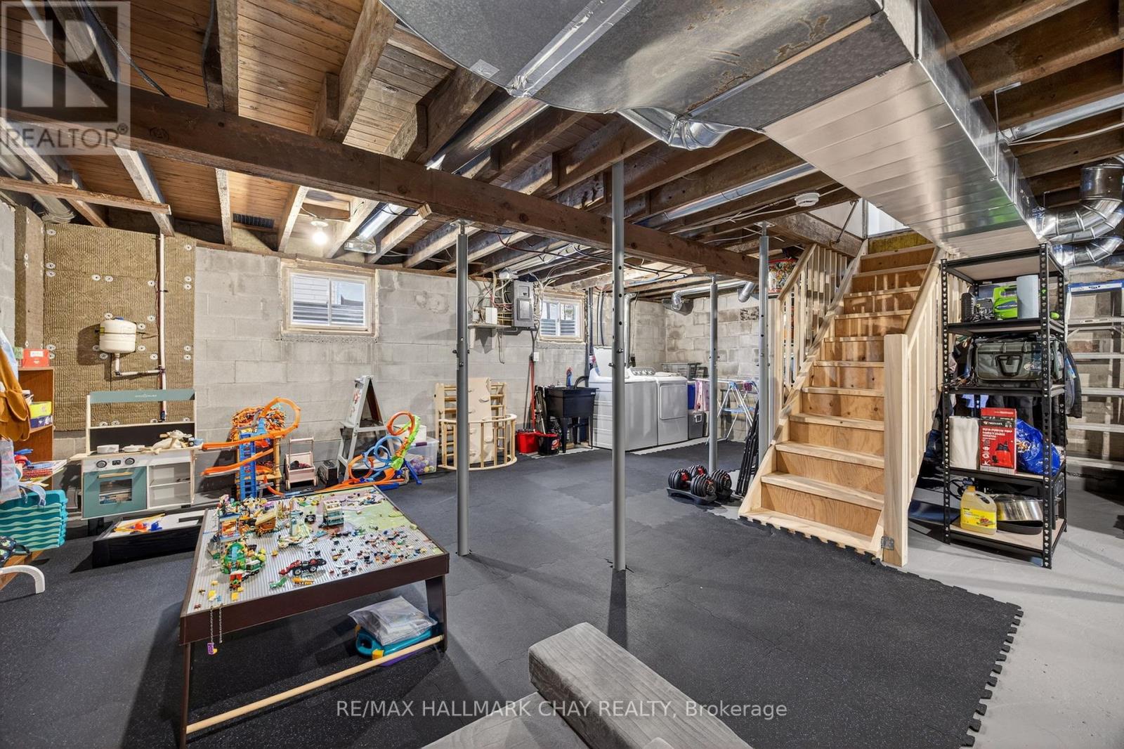 129 Simcoe Street, Essa, Ontario  L0M 1B0 - Photo 35 - N12601370