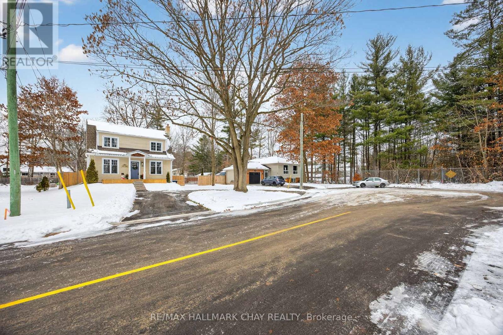 129 Simcoe Street, Essa, Ontario  L0M 1B0 - Photo 4 - N12601370