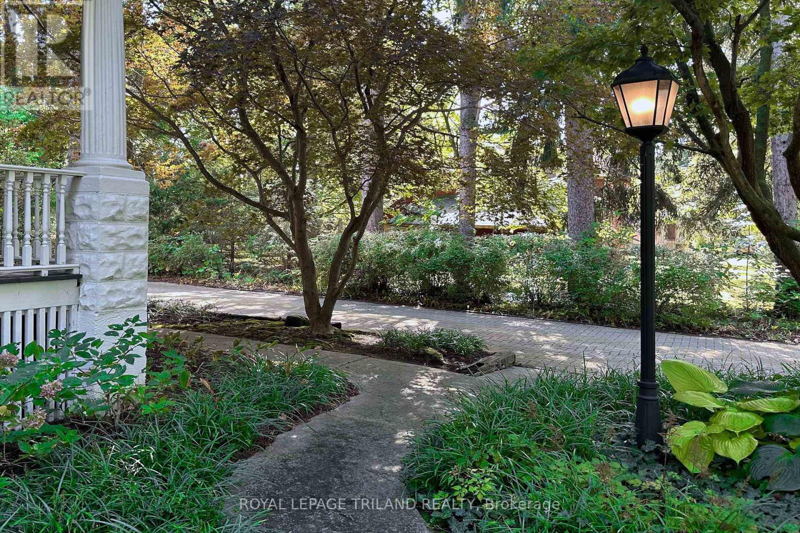 12 Victoria Street, Middlesex Centre, Ontario  N7A 2R5 - Photo 33 - X12476000