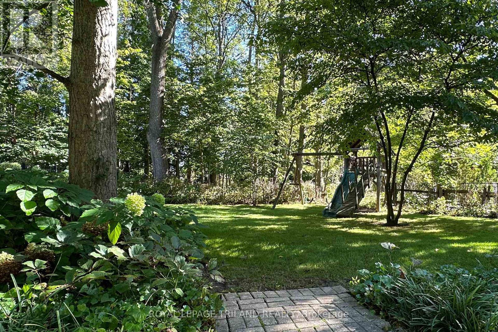 12 Victoria Street, Middlesex Centre, Ontario  N7A 2R5 - Photo 32 - X12476000