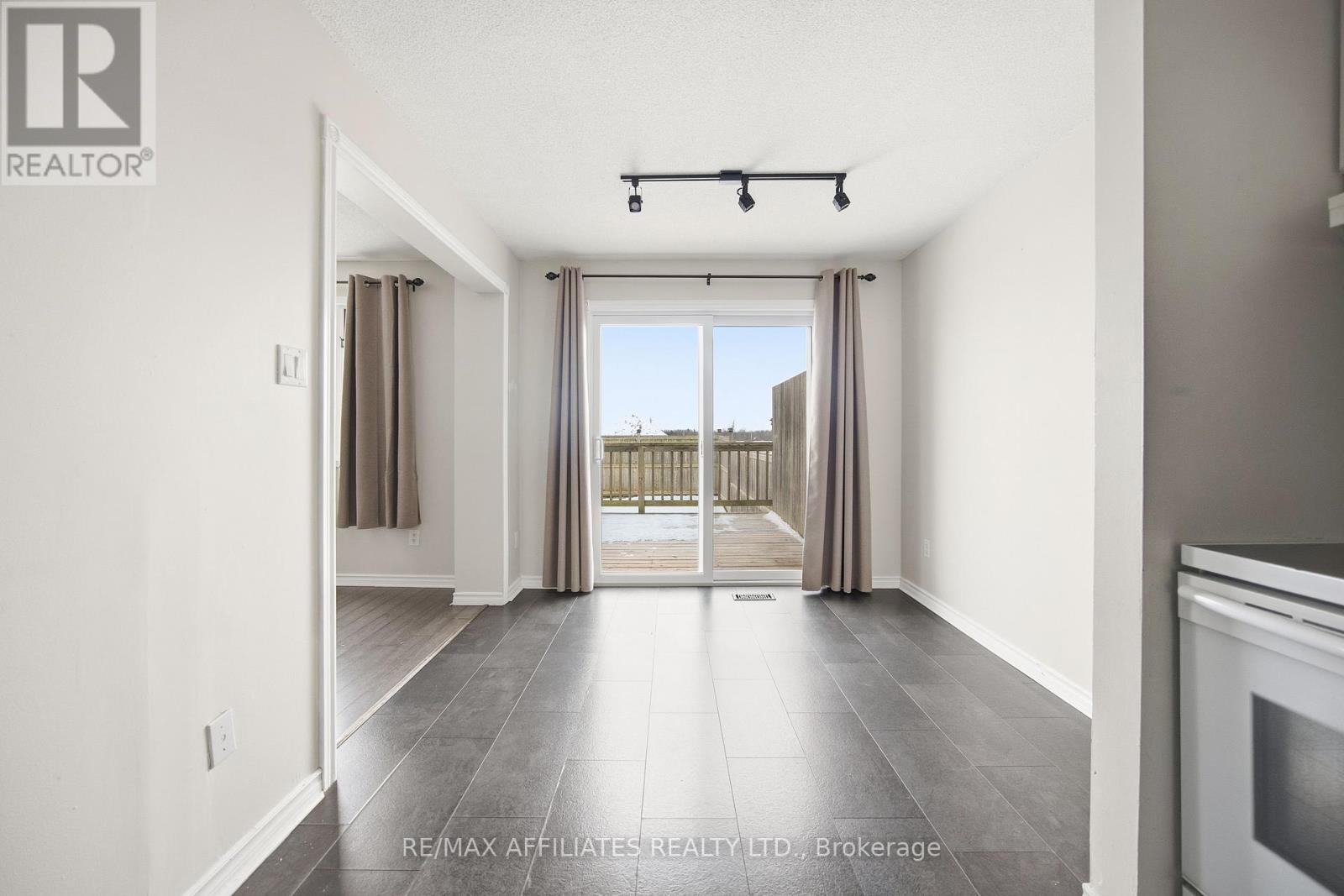 128 Dunham Street, Carleton Place, Ontario K7C 4M8 - Photo 9 - X12485870