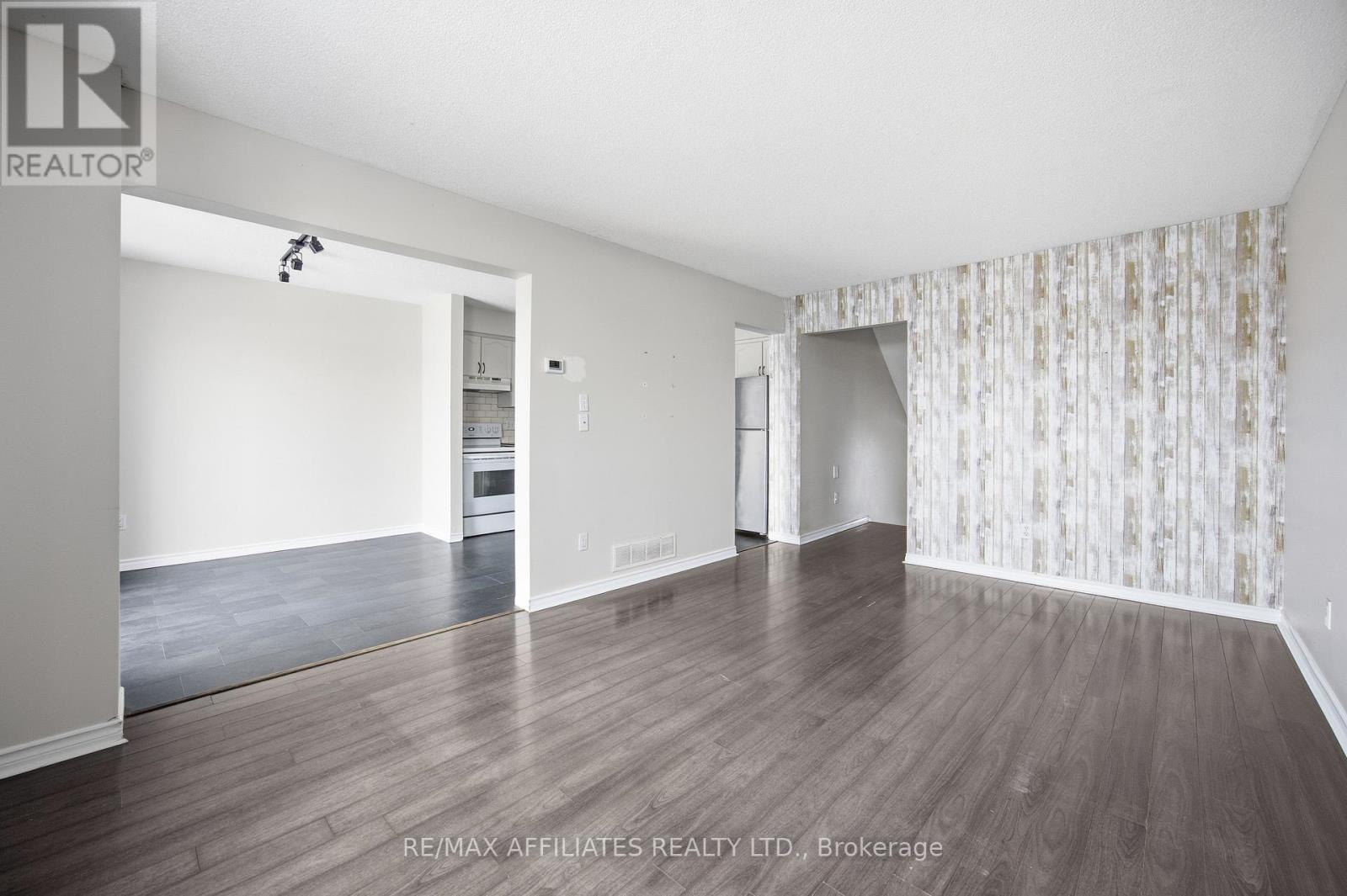 128 Dunham Street, Carleton Place, Ontario K7C 4M8 - Photo 5 - X12485870