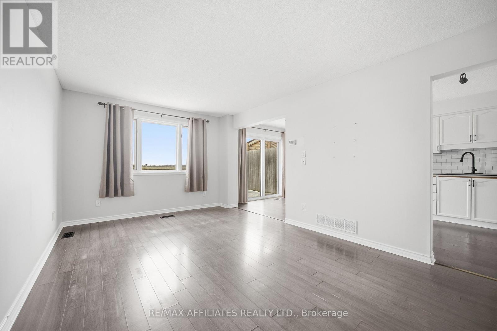 128 Dunham Street, Carleton Place, Ontario K7C 4M8 - Photo 6 - X12485870